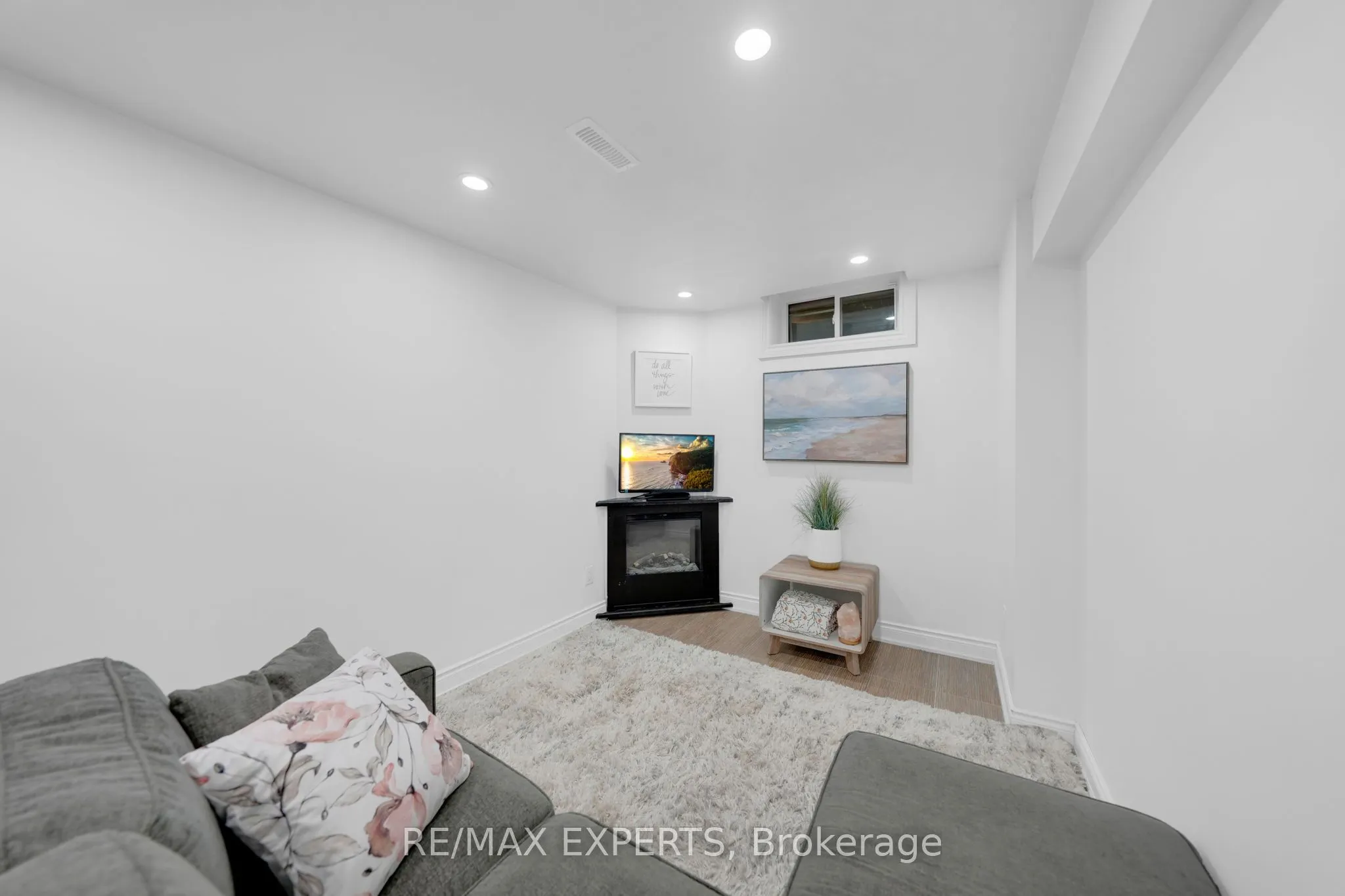 55 Manorwood Court