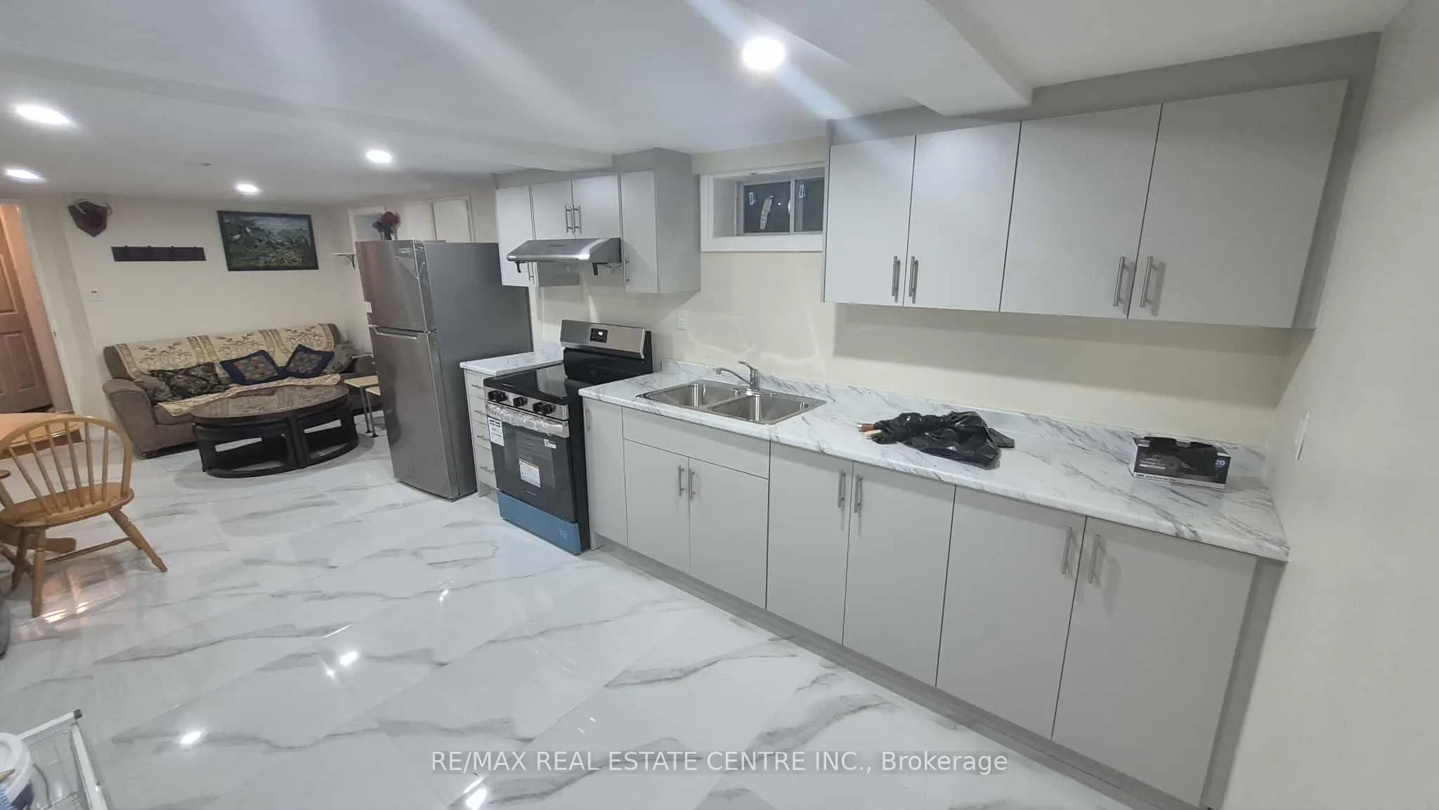 1290 Consort Crescent, #Basement