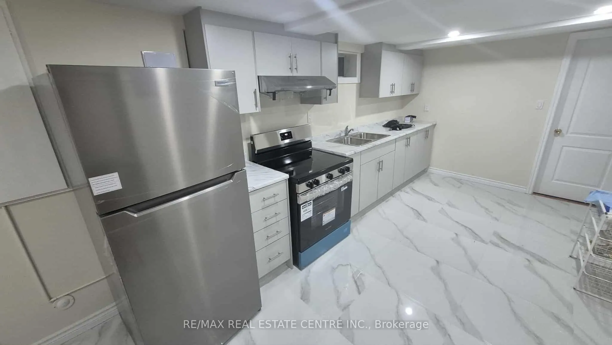 1290 Consort Crescent, #Basement