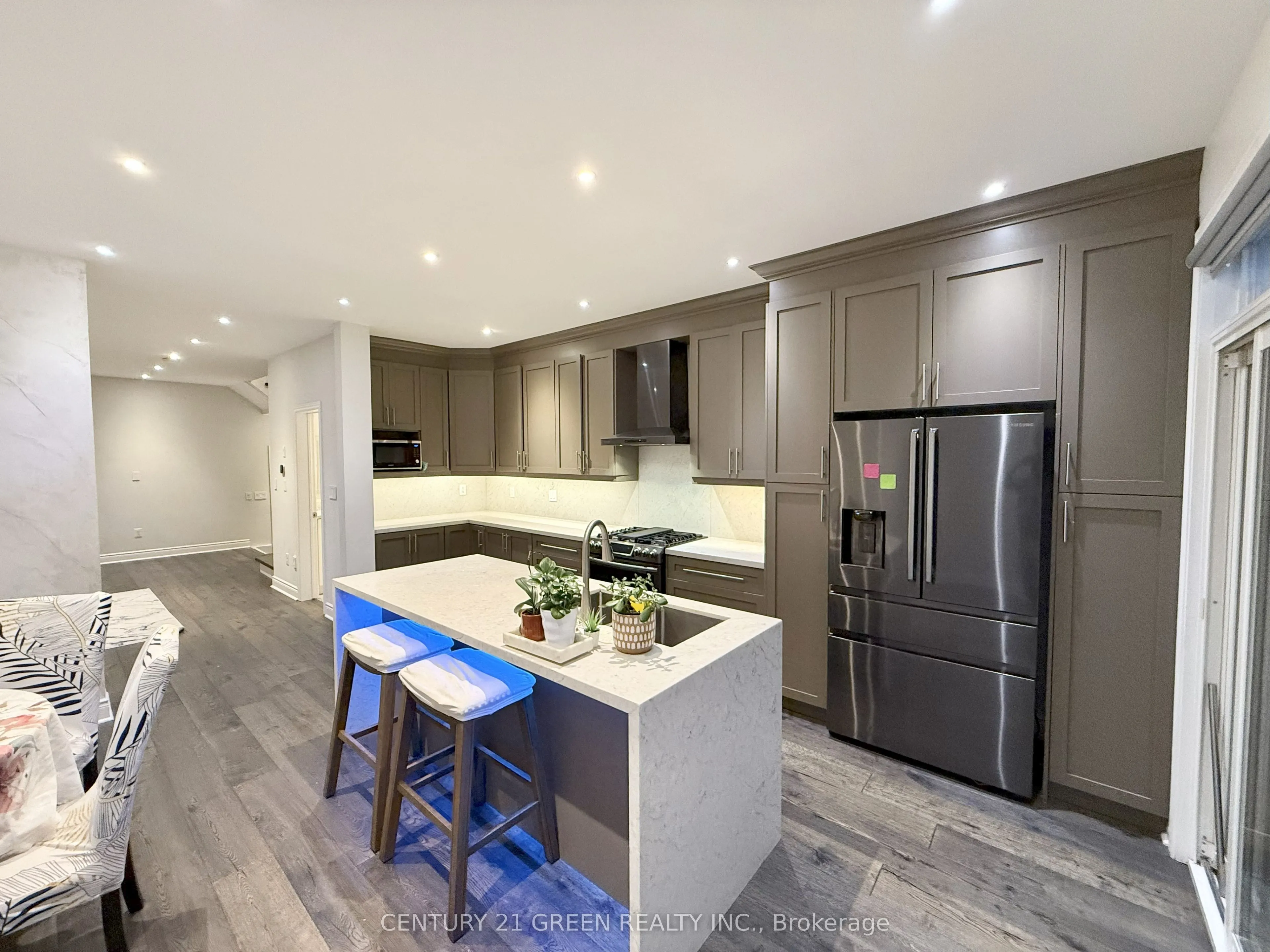 7328 Cork Tree Row