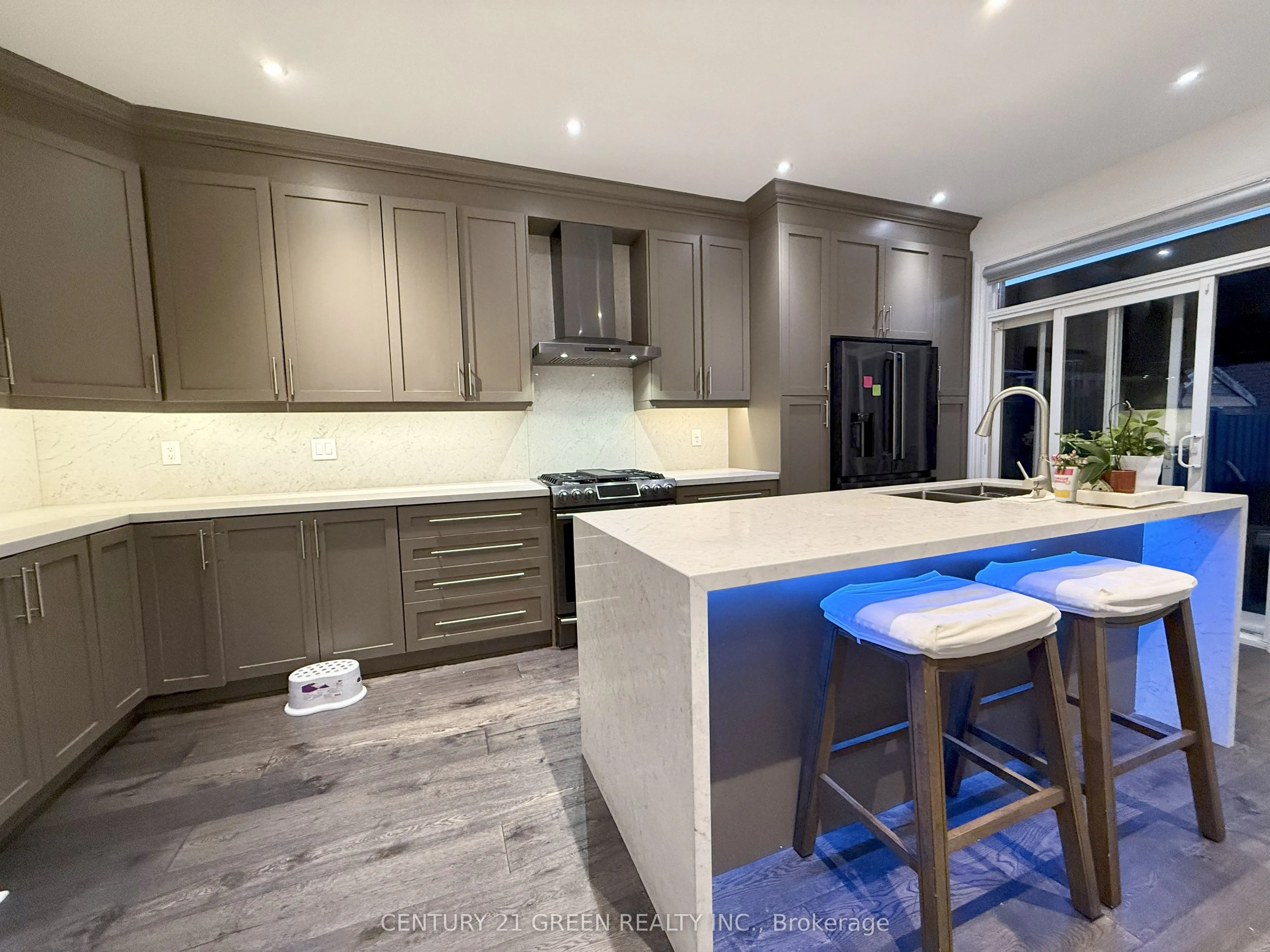 7328 Cork Tree Row