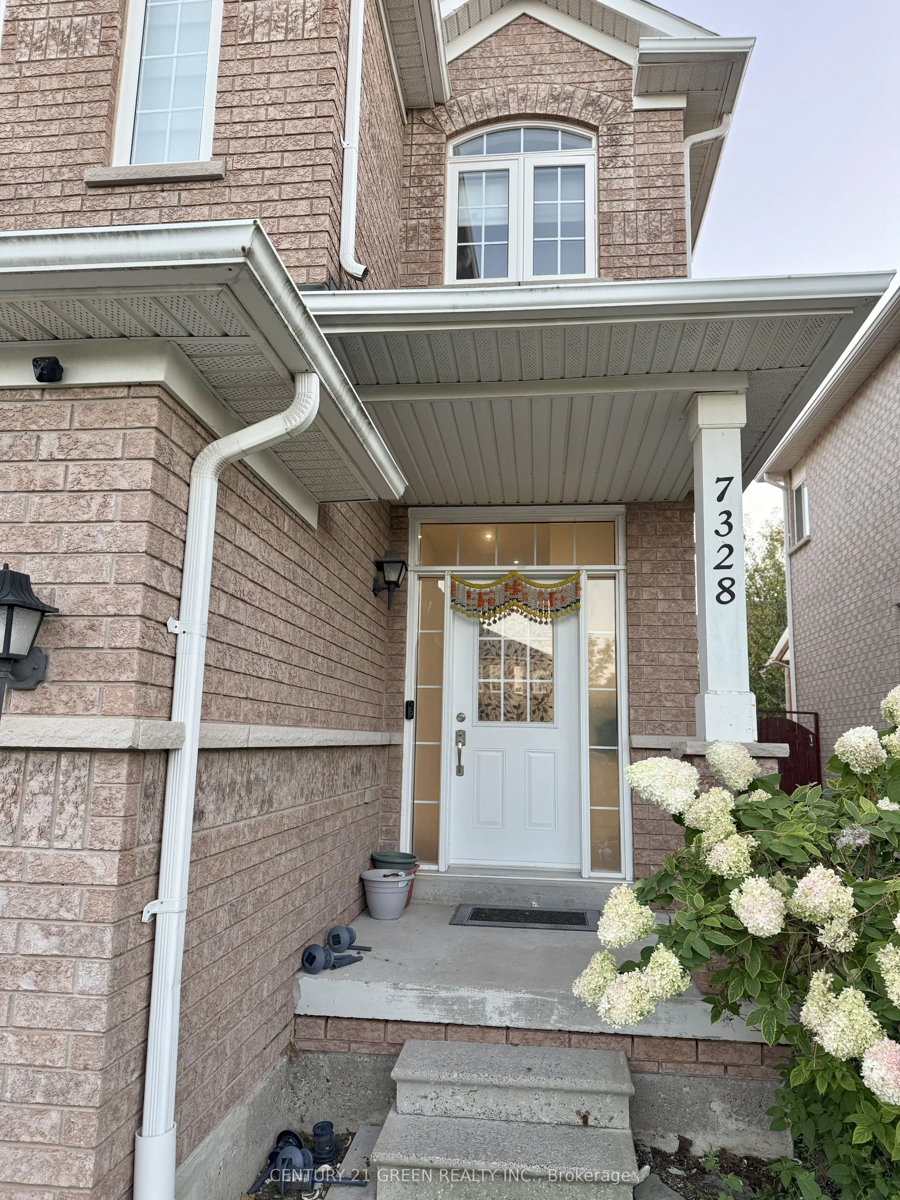 7328 Cork Tree Row