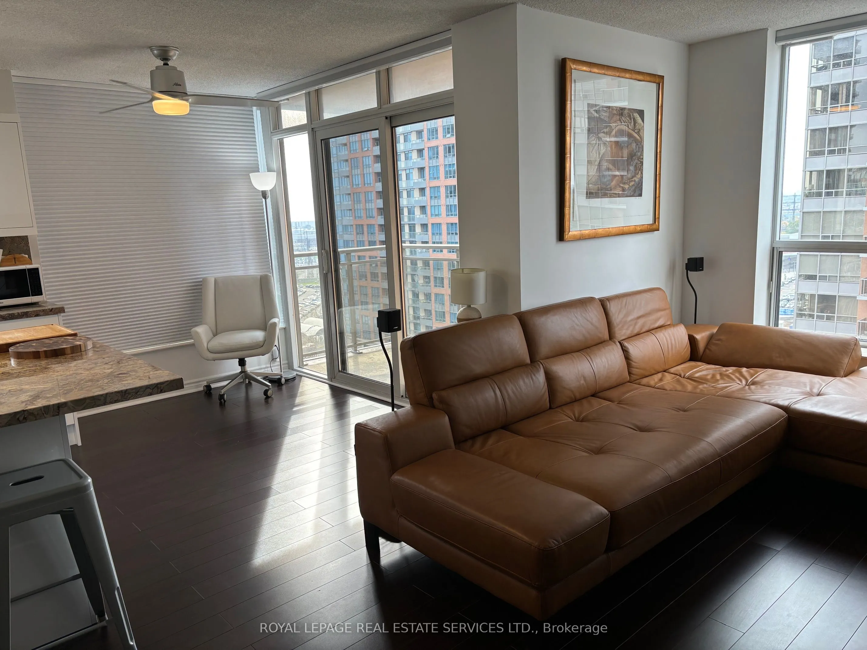 5229 Dundas Street W, #1210