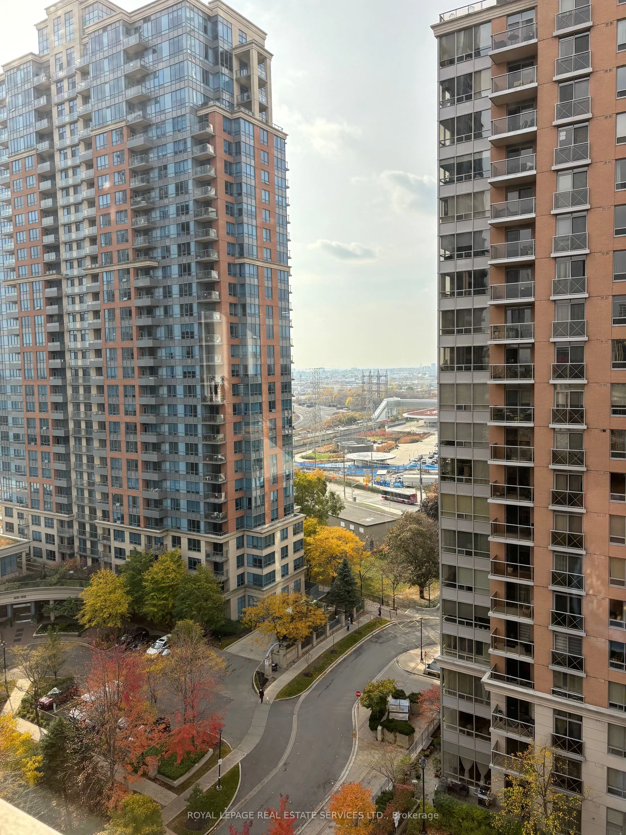 5229 Dundas Street W, #1210