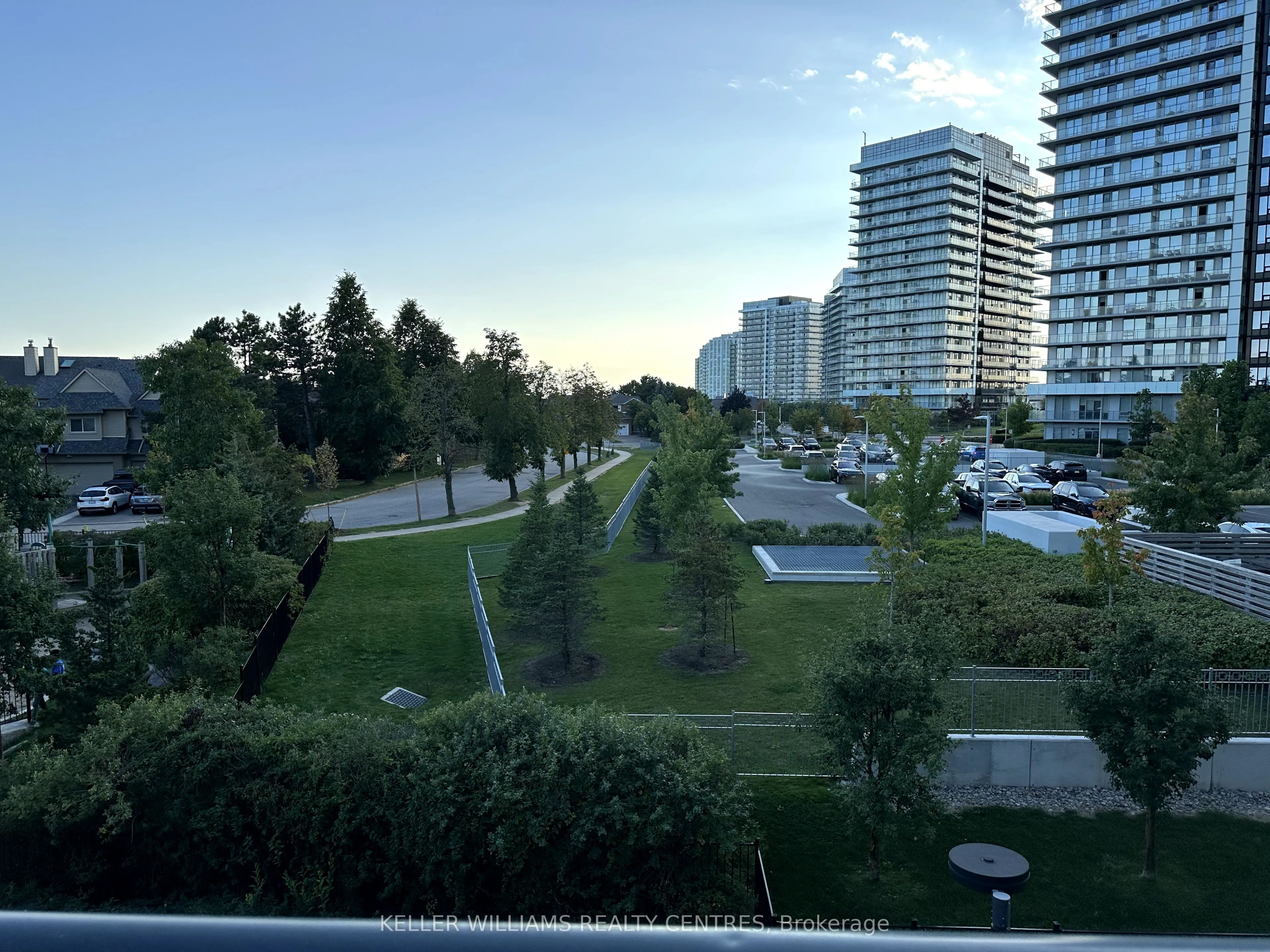 2560 Eglinton Avenue W, #310