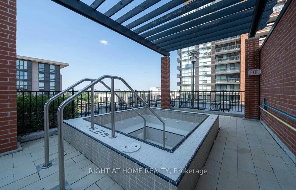 830 Lawrence Avenue W, #622