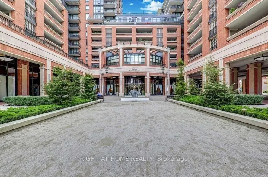 830 Lawrence Avenue W, #622