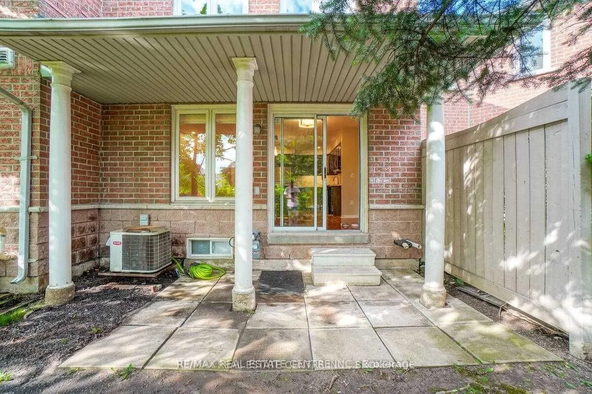 833 Scollard Court, #92