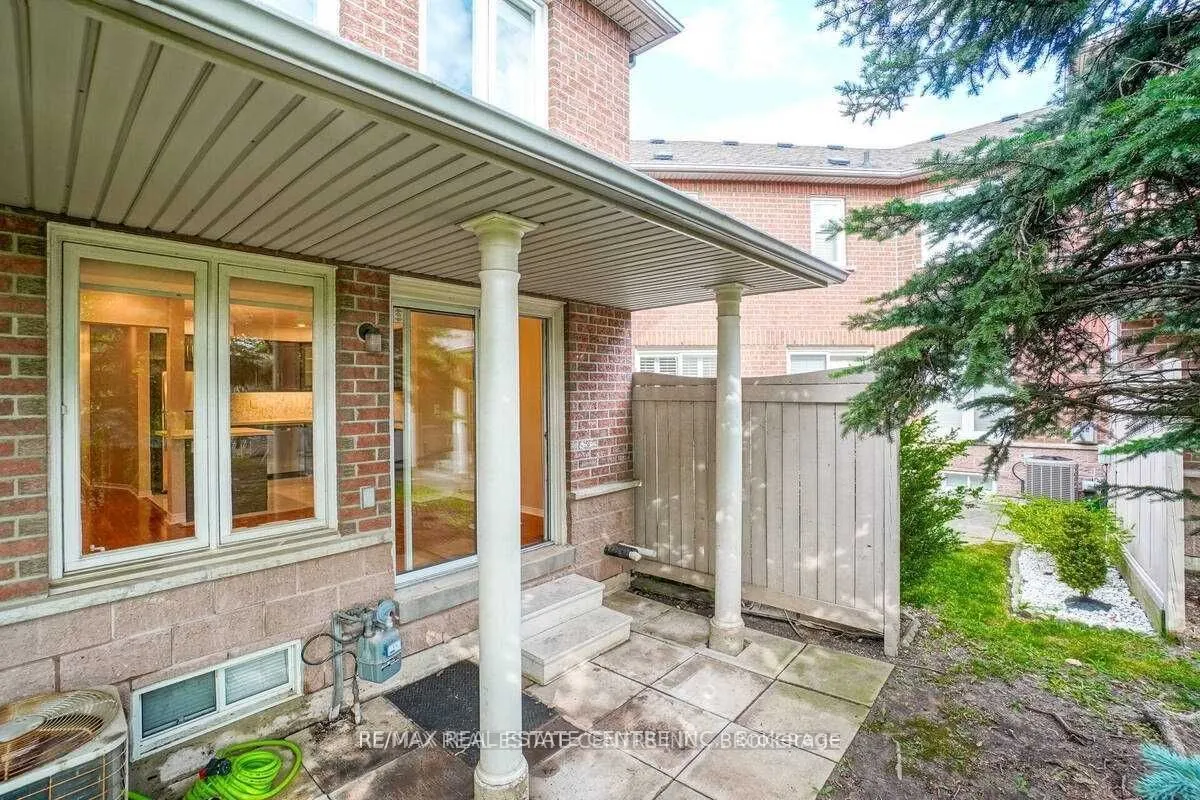 833 Scollard Court, #92