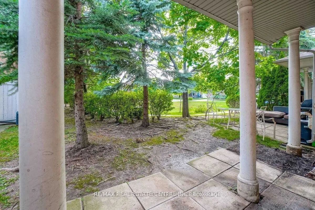 833 Scollard Court, #92