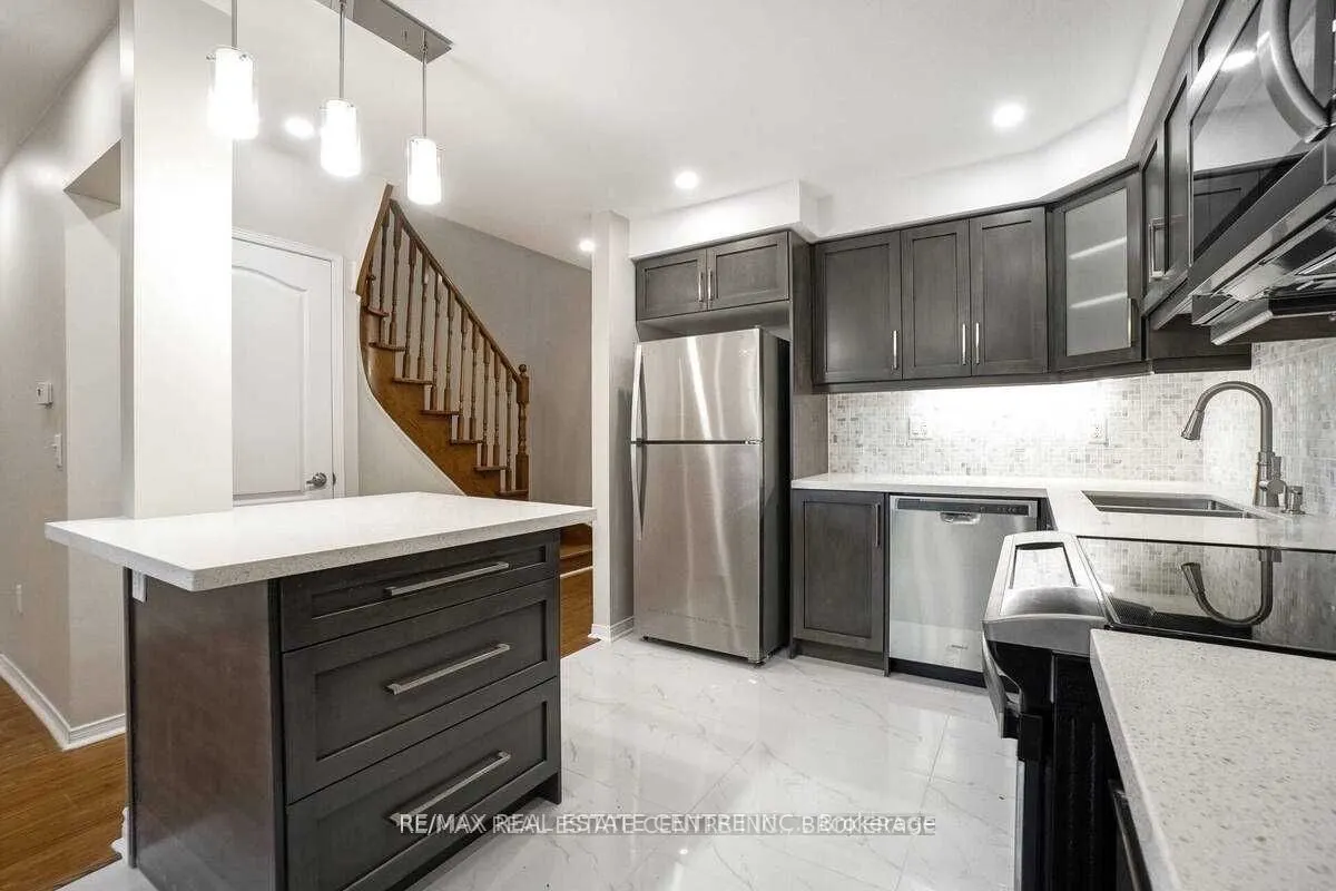 833 Scollard Court, #92