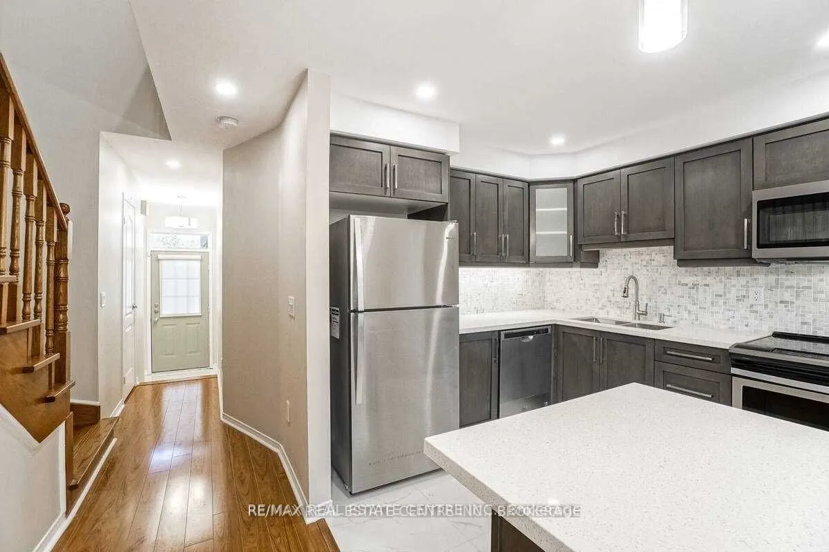 833 Scollard Court, #92