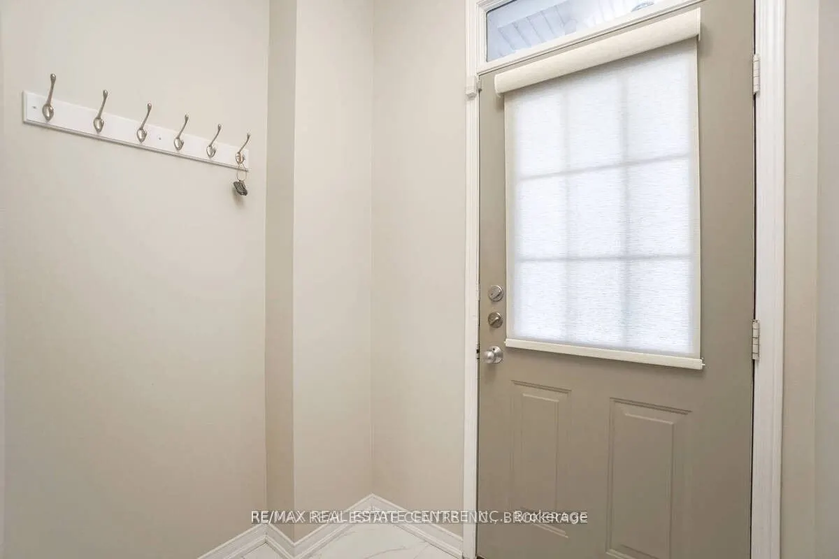 833 Scollard Court, #92