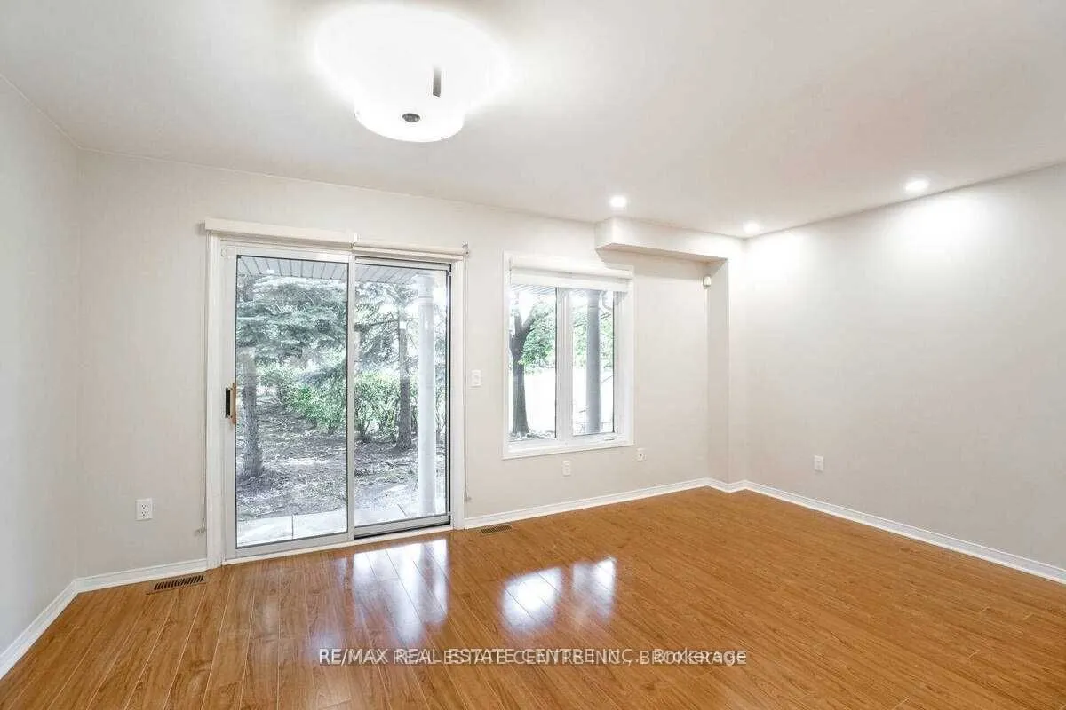 833 Scollard Court, #92