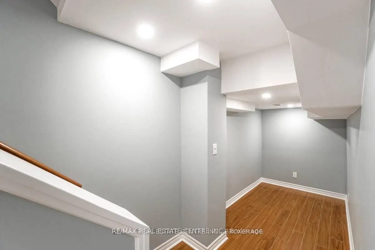 833 Scollard Court, #92