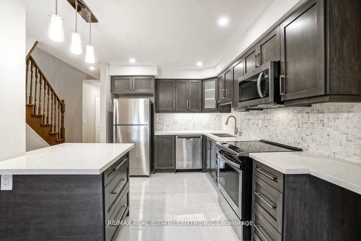833 Scollard Court, #92