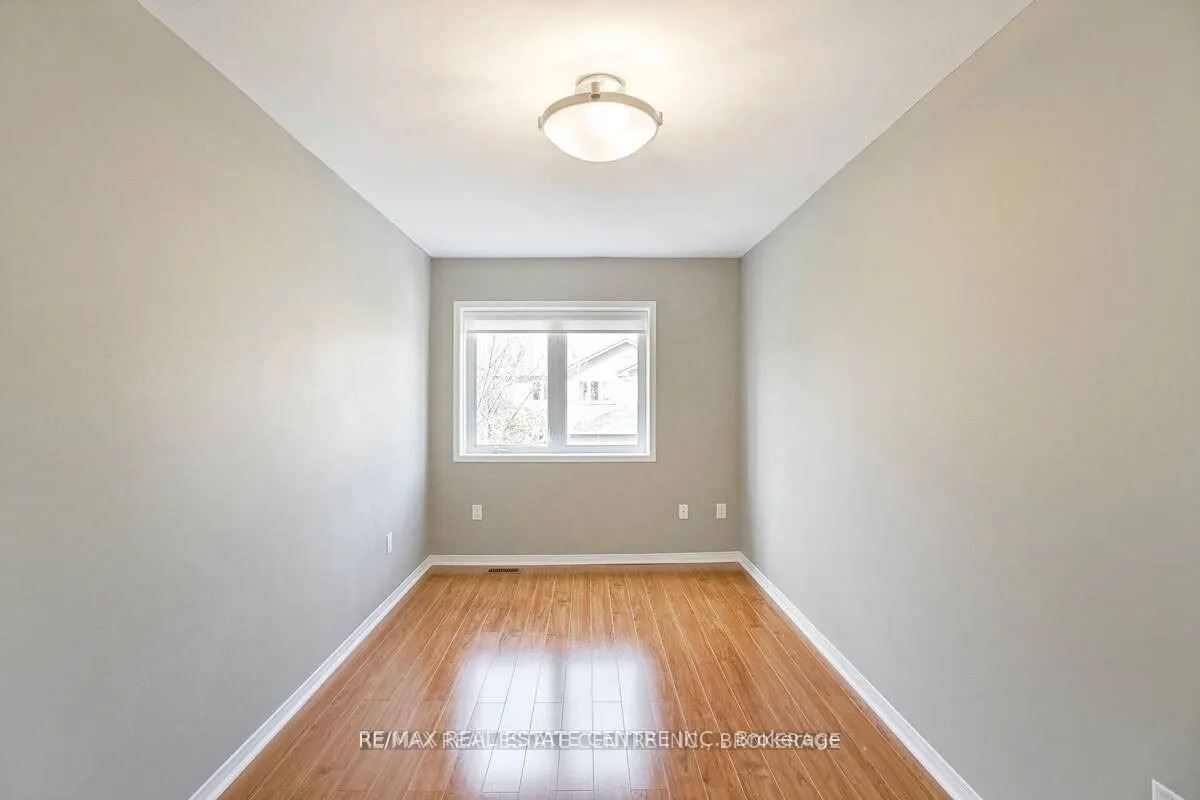 833 Scollard Court, #92