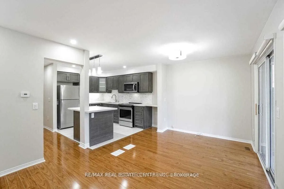 833 Scollard Court, #92