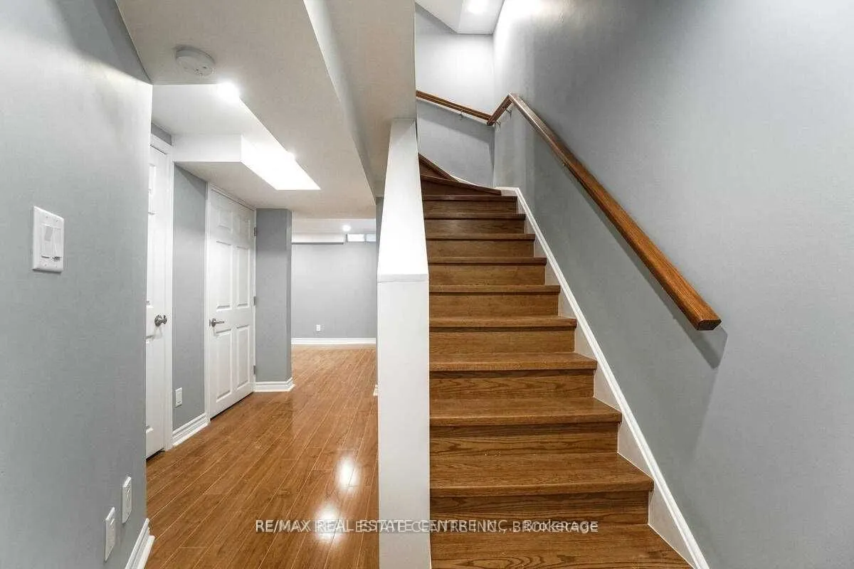 833 Scollard Court, #92
