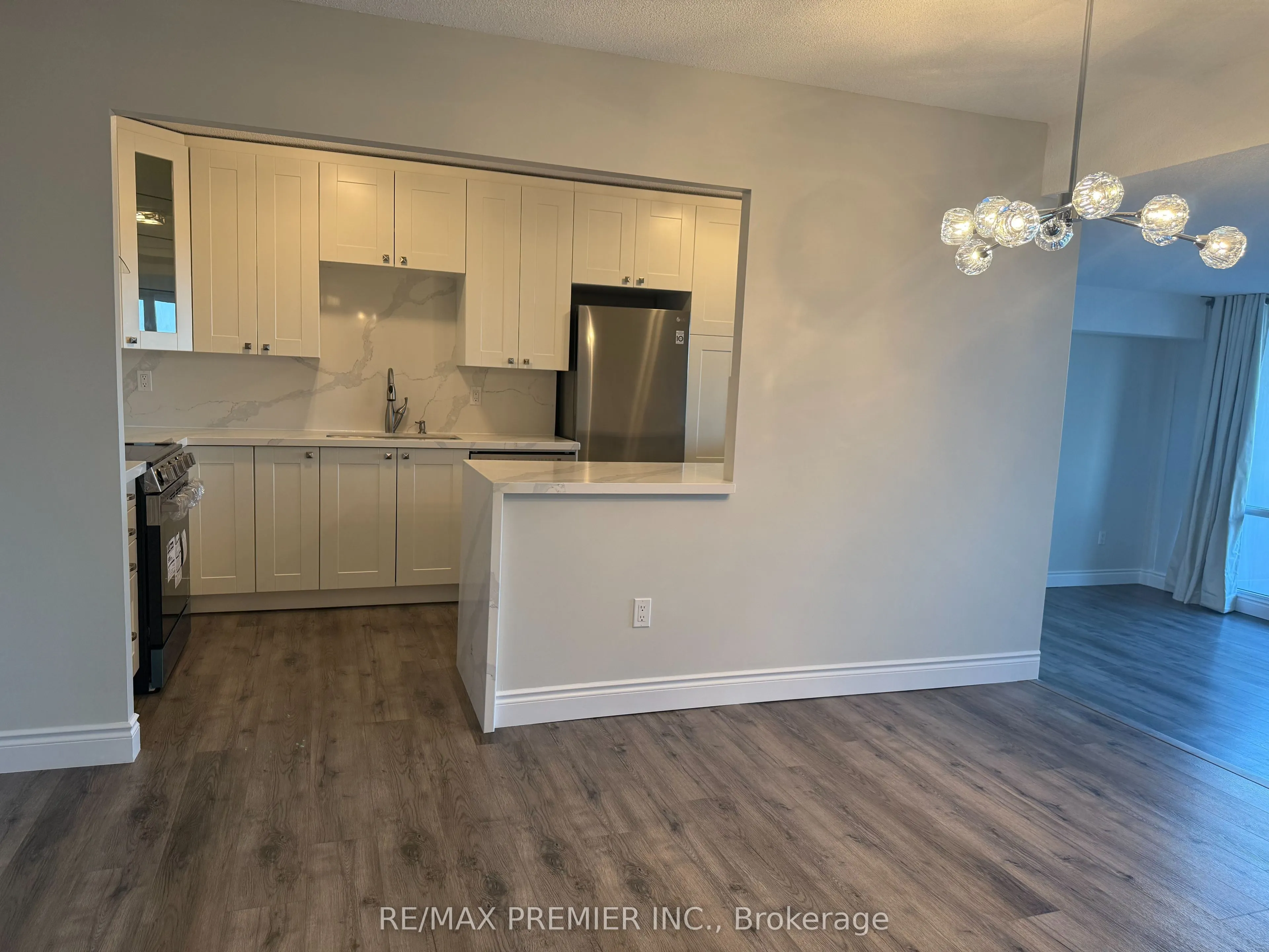 260 Scarlett Road, #1105