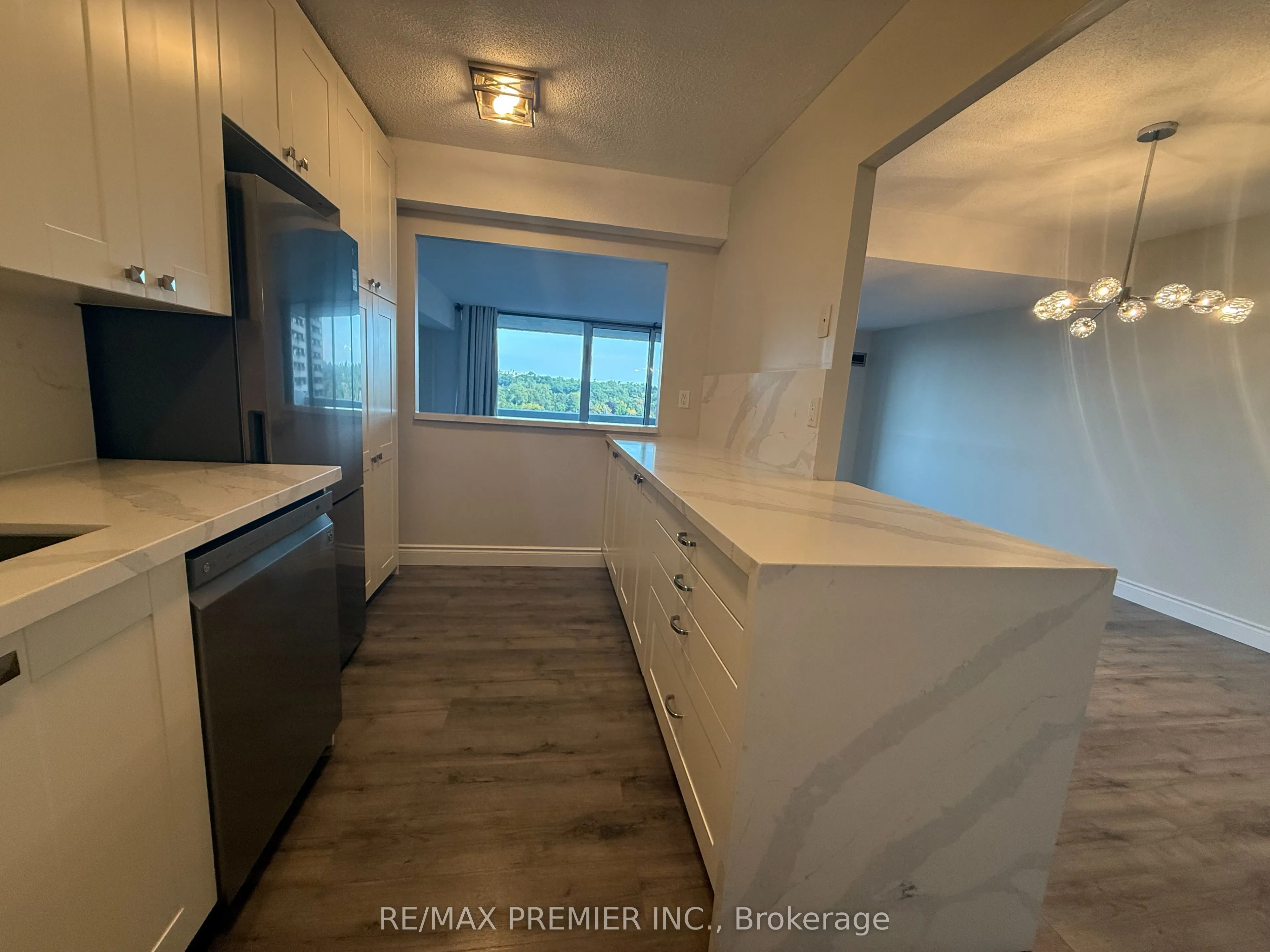 260 Scarlett Road, #1105