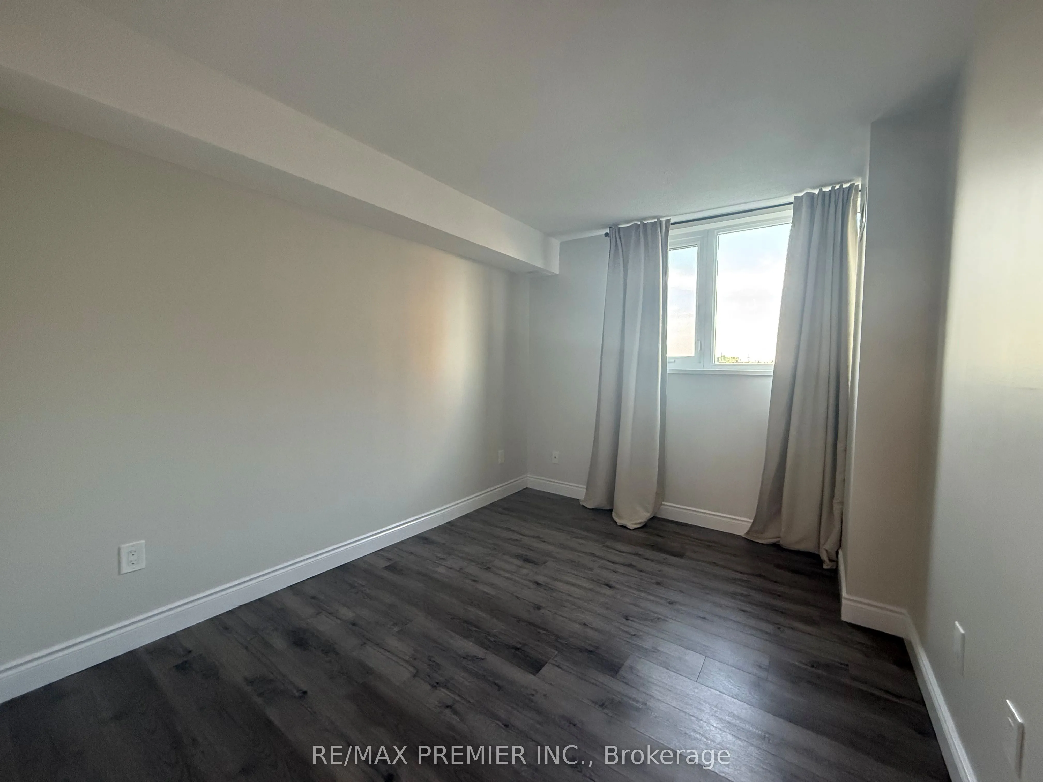 260 Scarlett Road, #1105