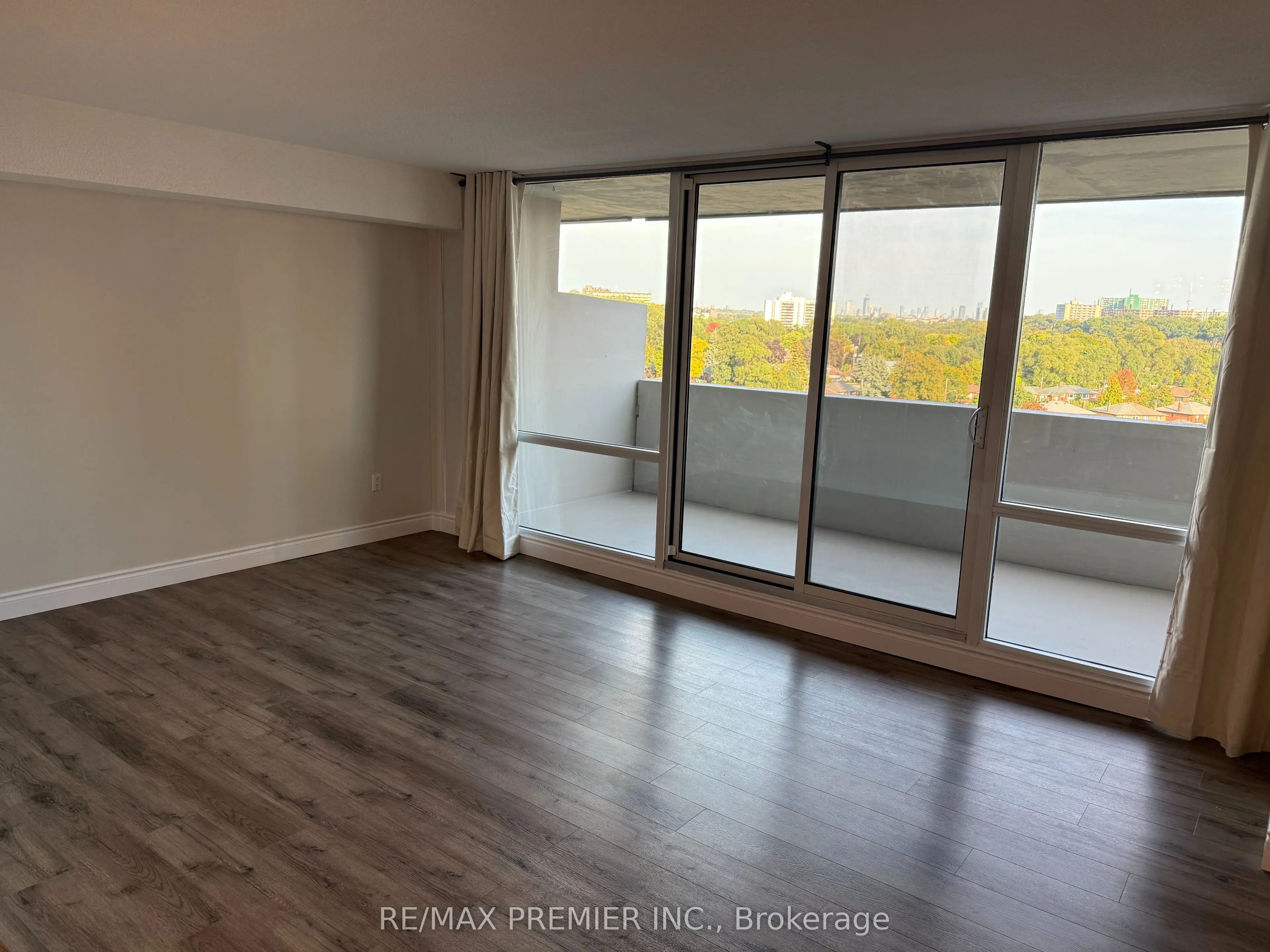 260 Scarlett Road, #1105