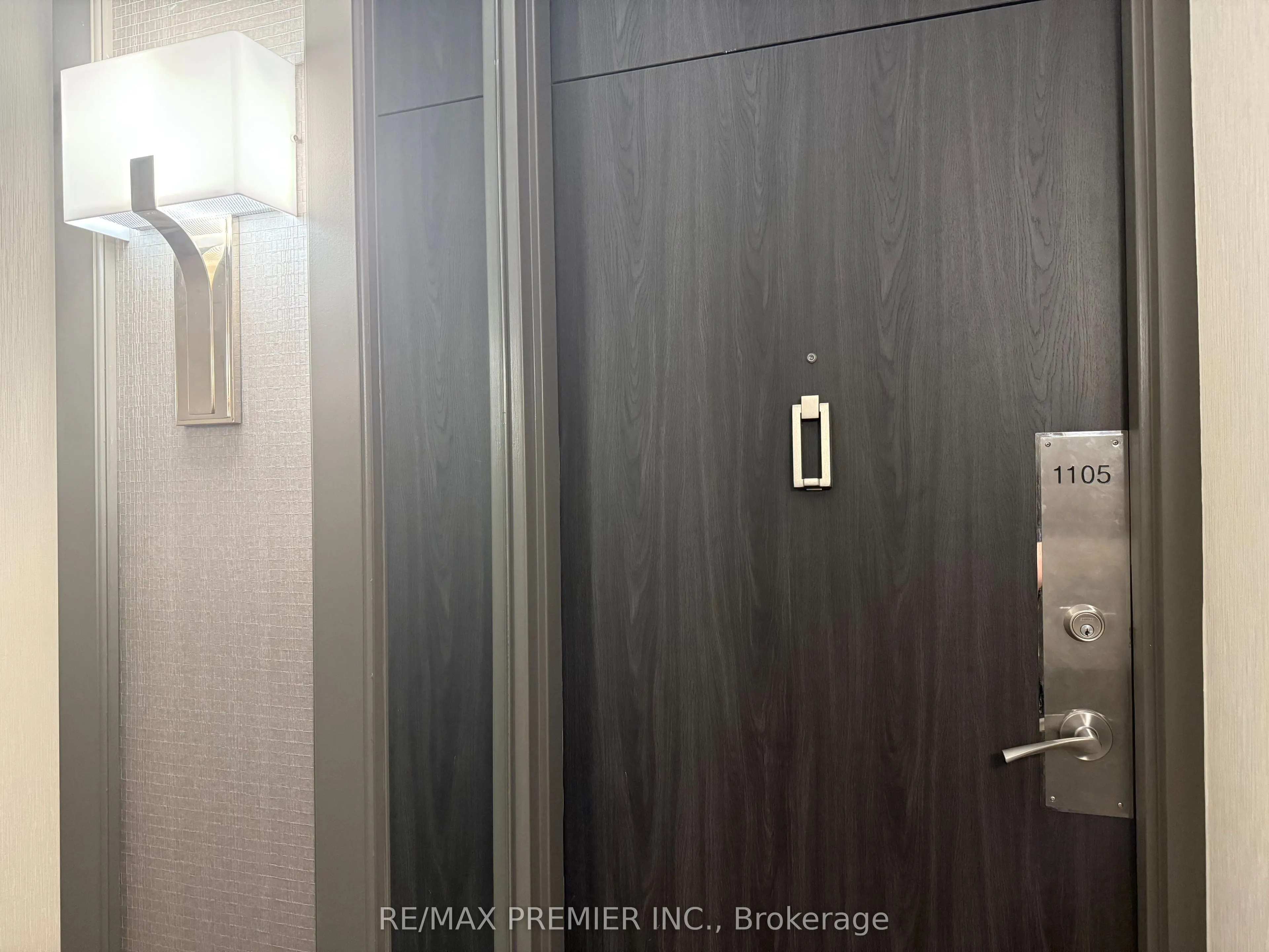260 Scarlett Road, #1105