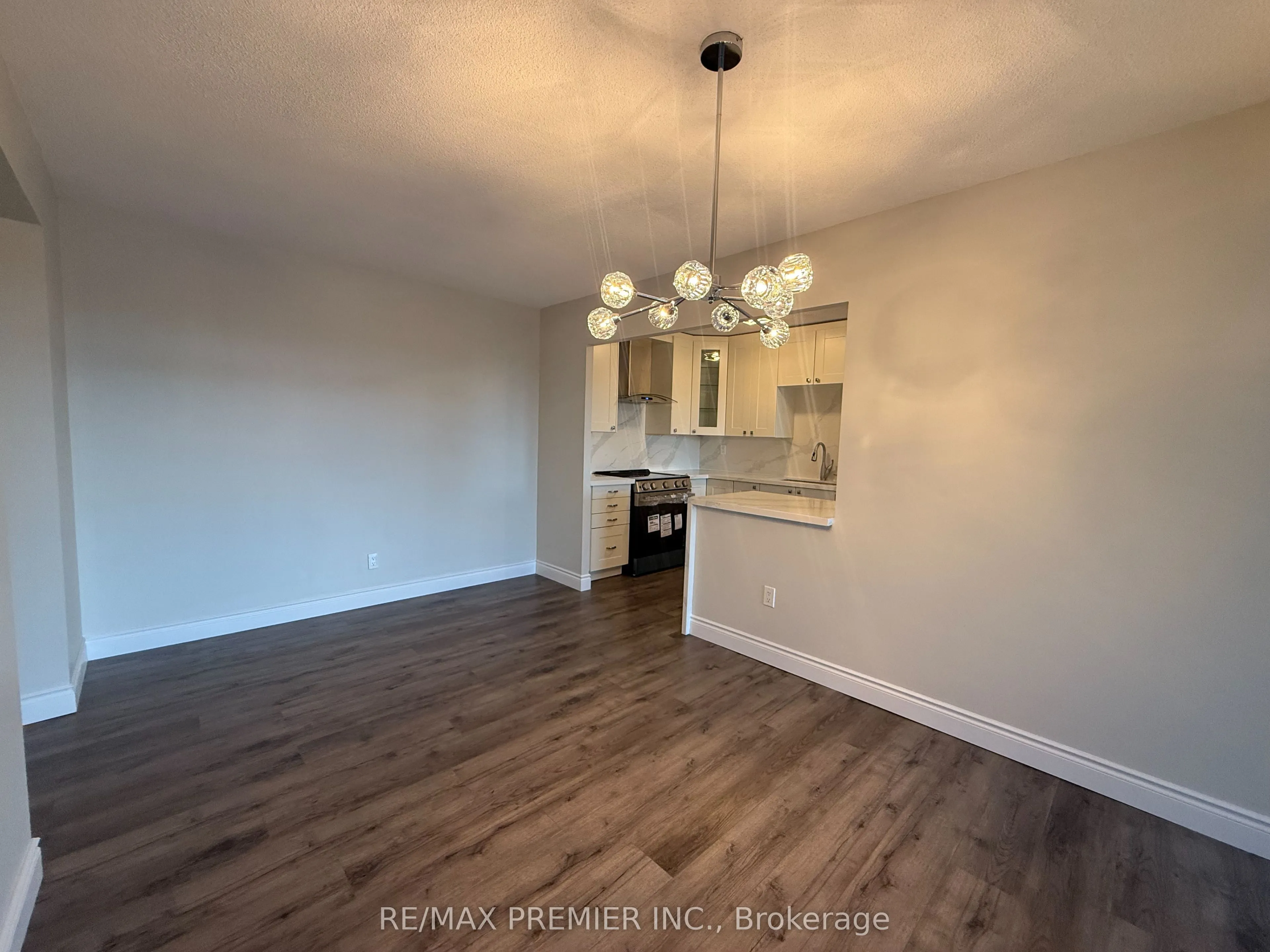 260 Scarlett Road, #1105
