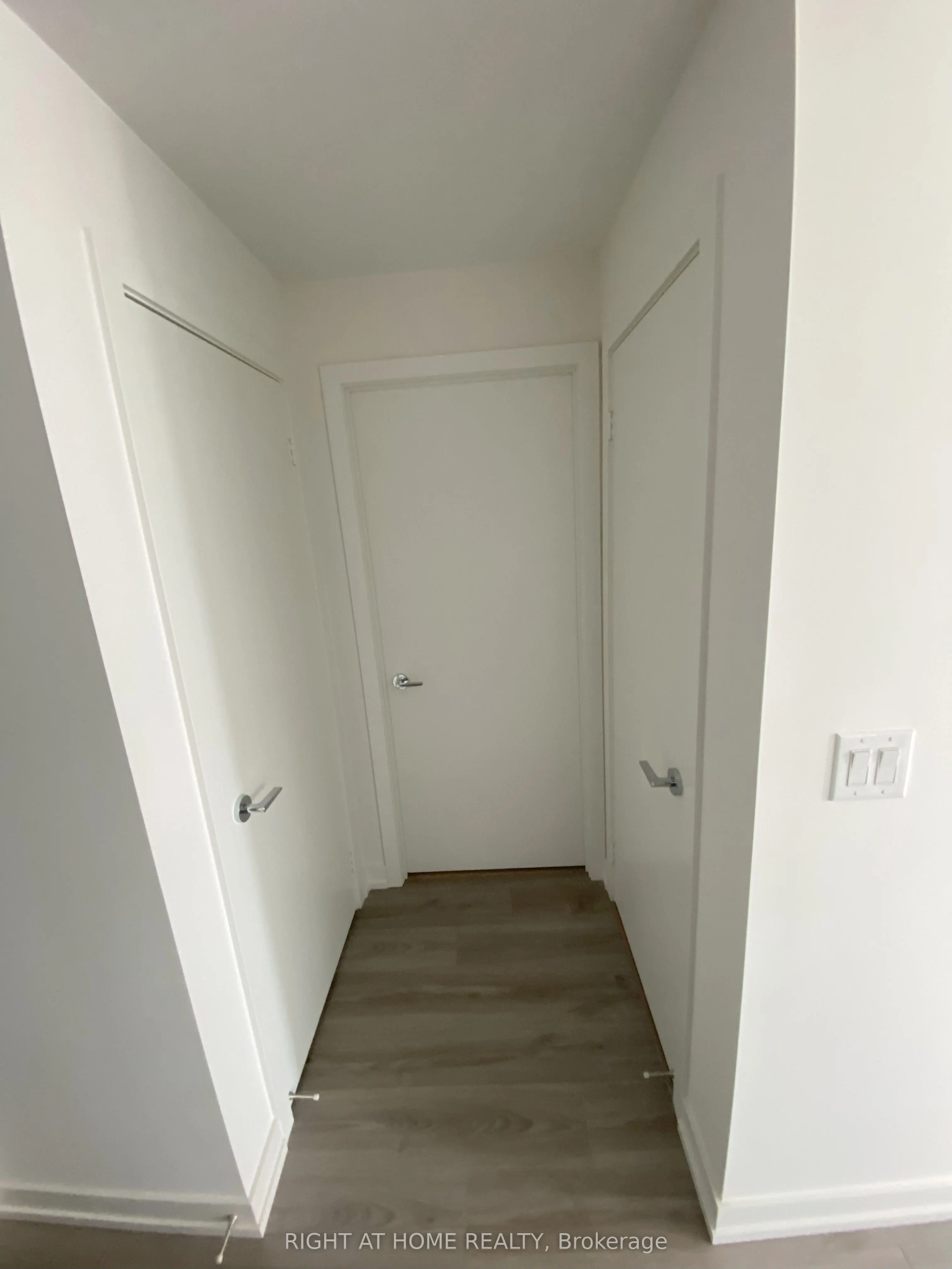 10 De Boers Drive, #512