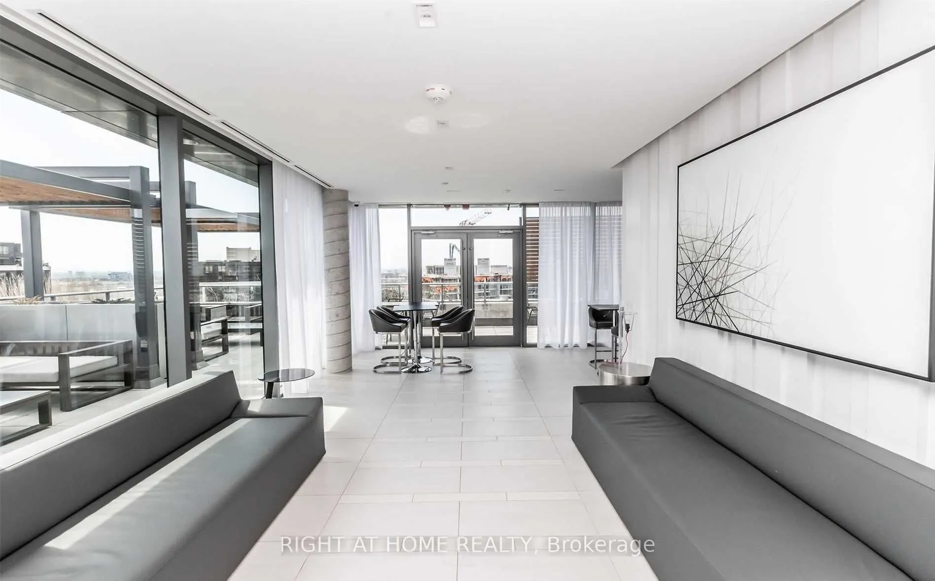 10 De Boers Drive, #512