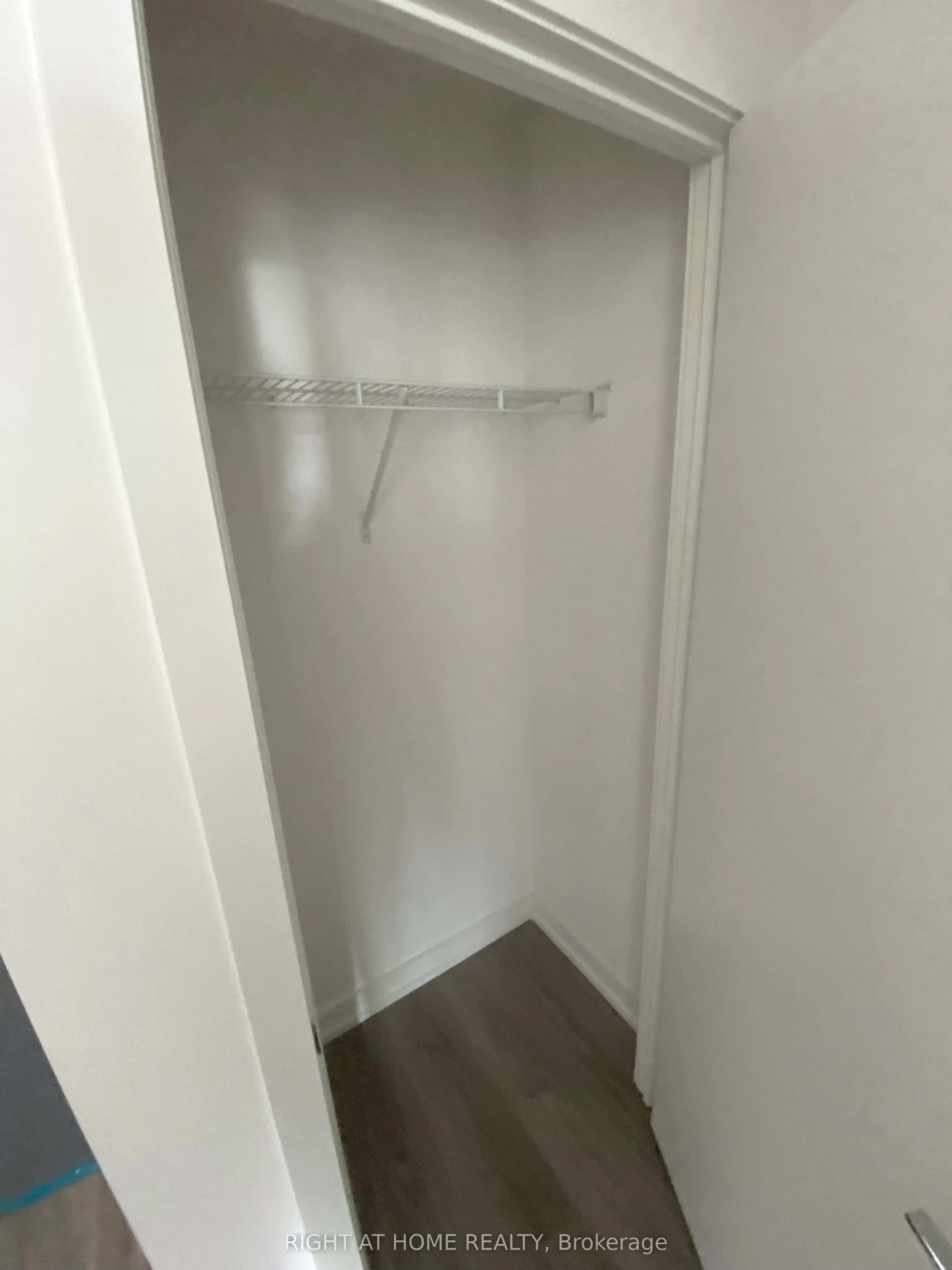 10 De Boers Drive, #512