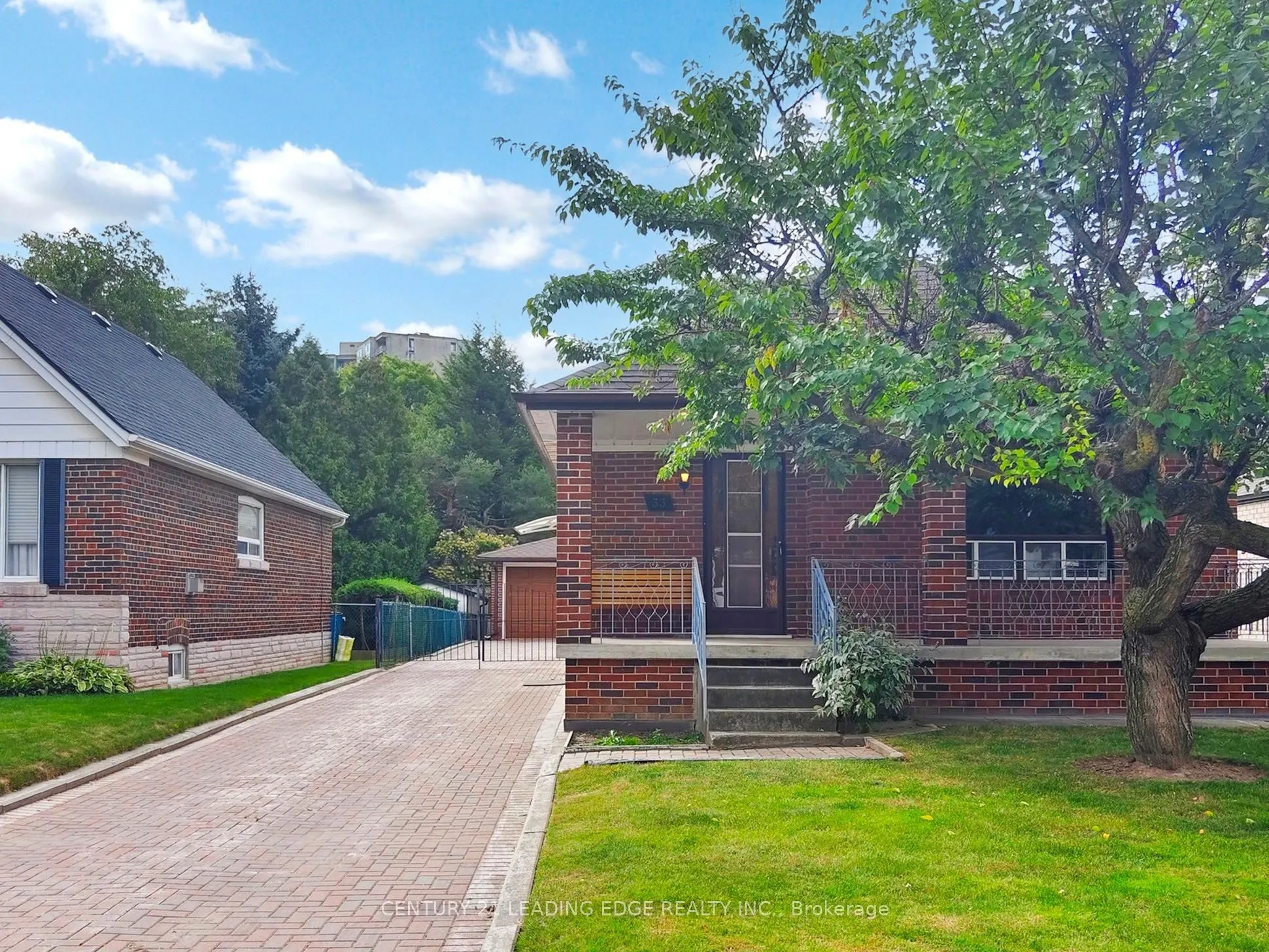 33 Monarchdale Avenue