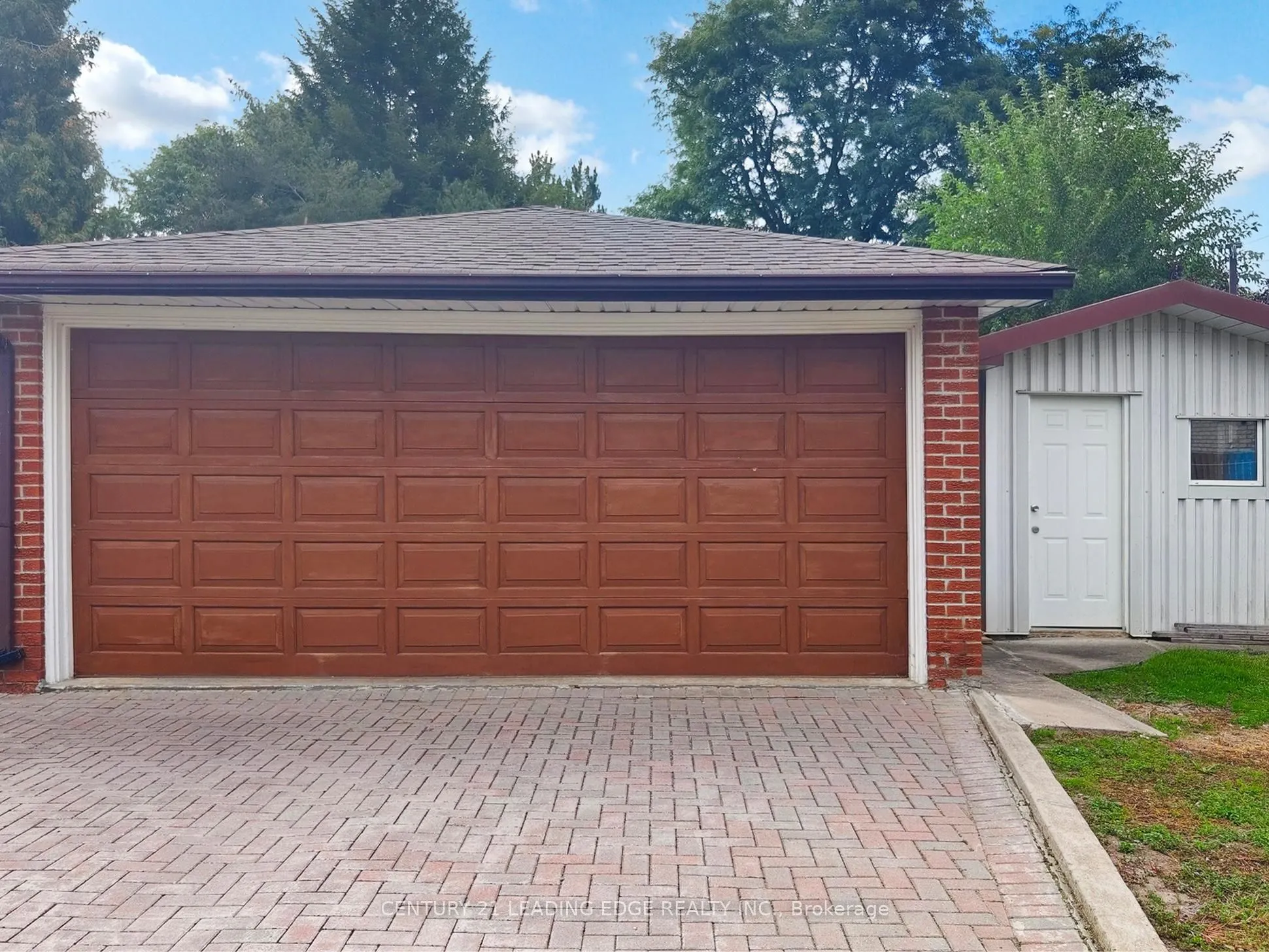 33 Monarchdale Avenue