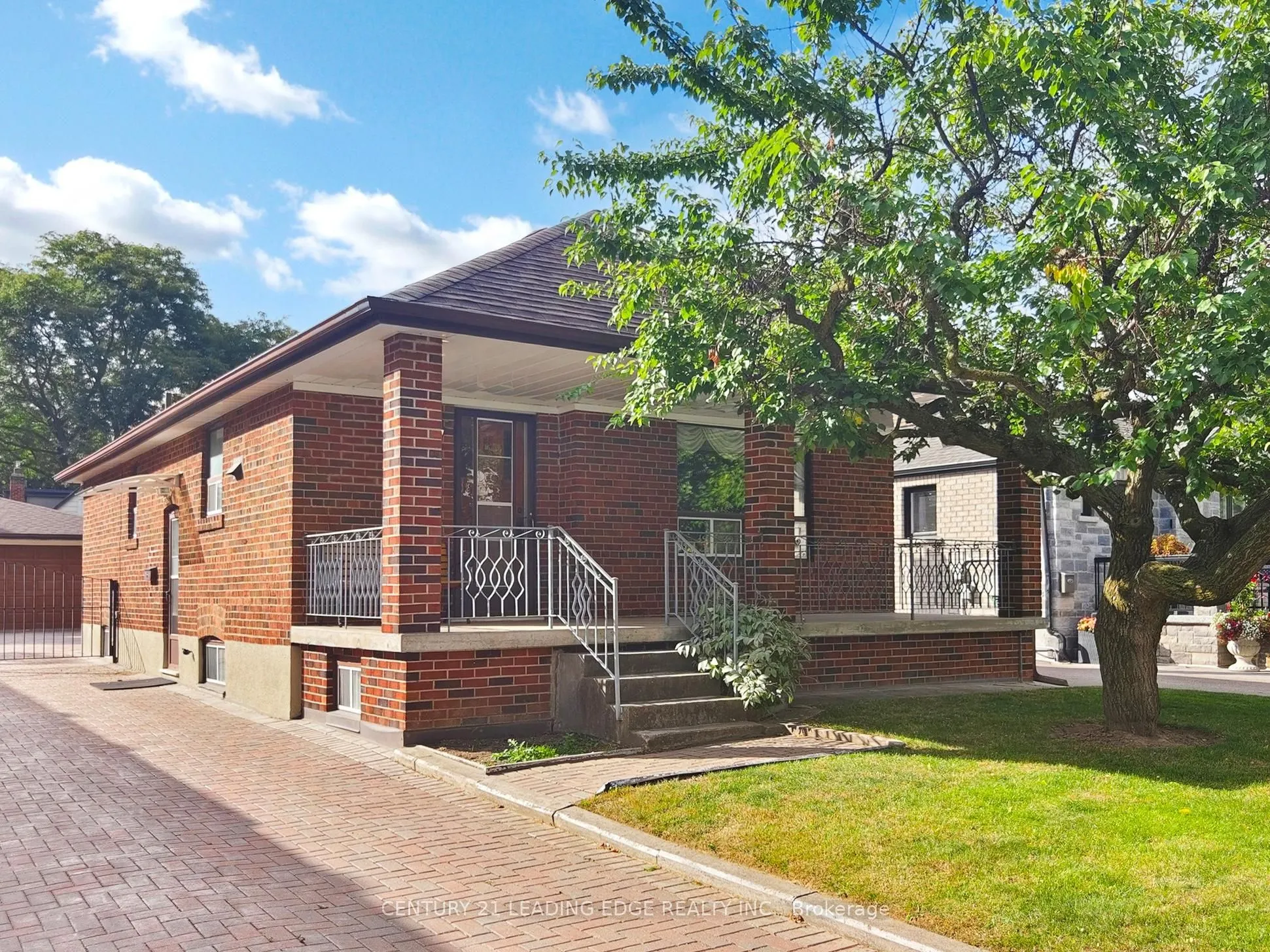 33 Monarchdale Avenue