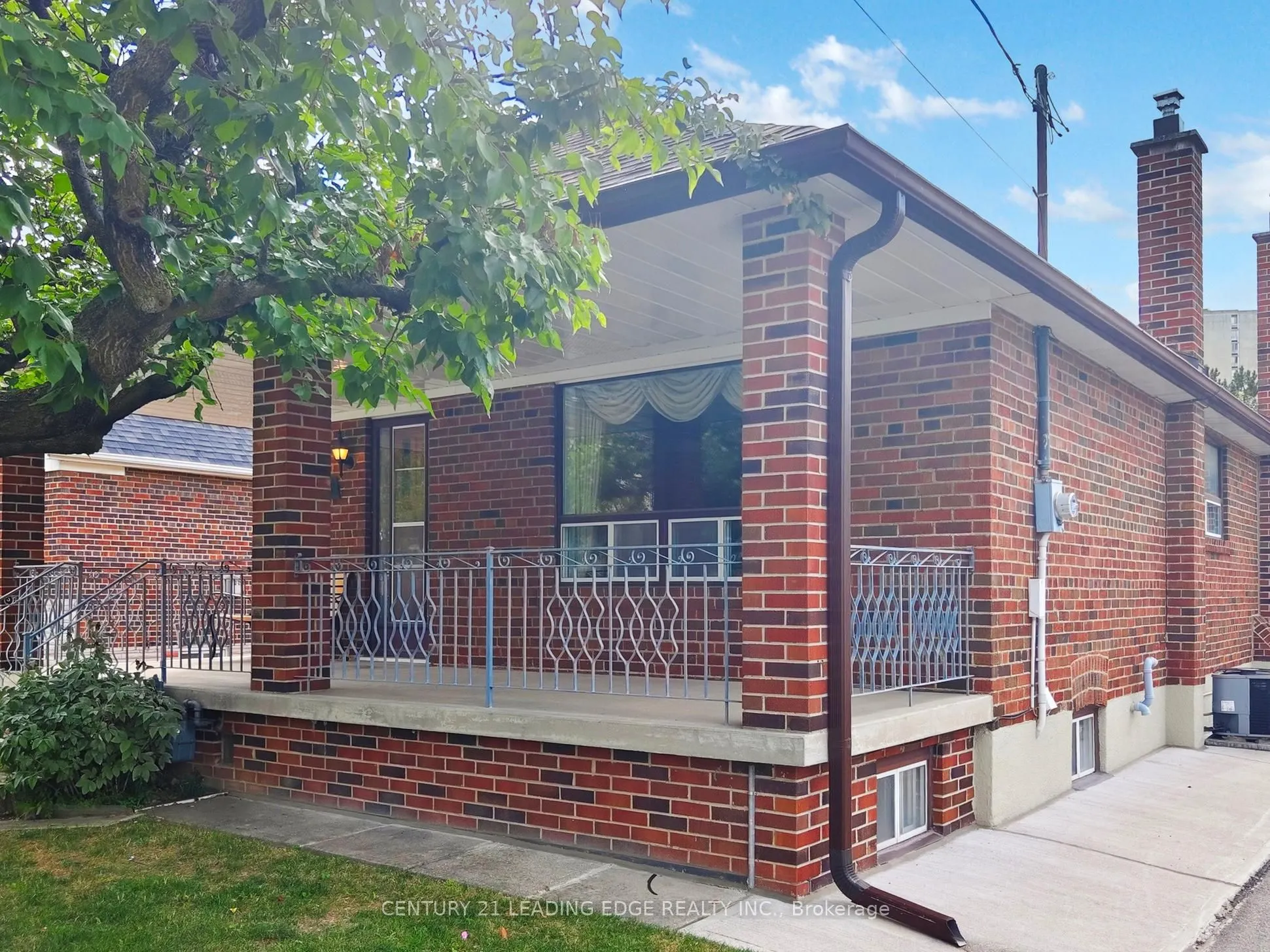 33 Monarchdale Avenue