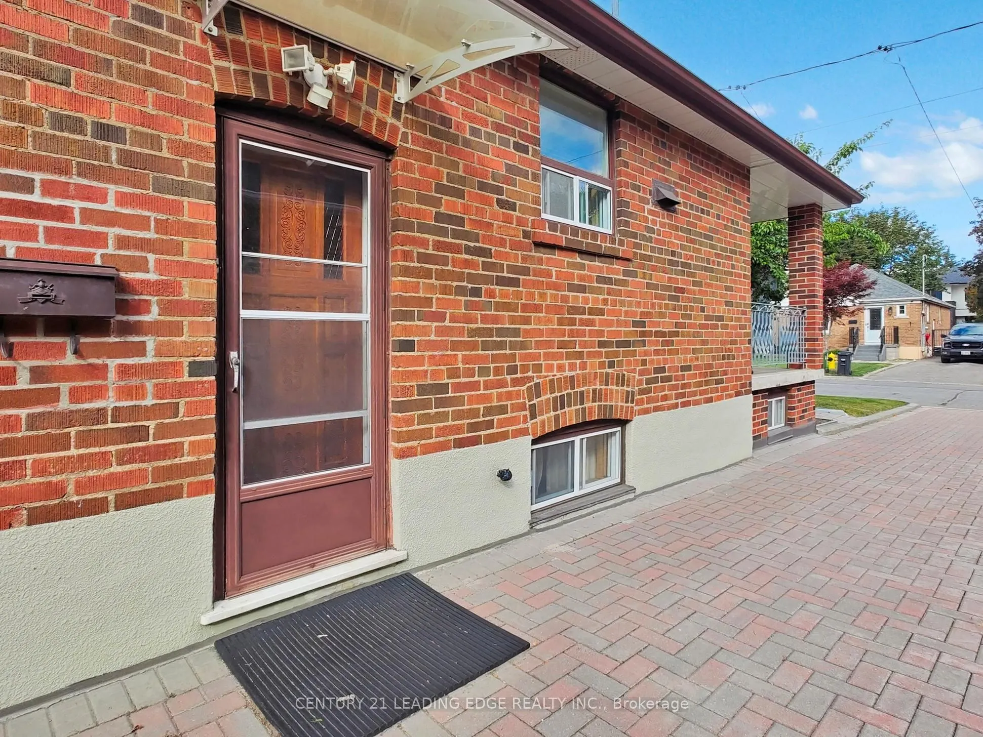 33 Monarchdale Avenue