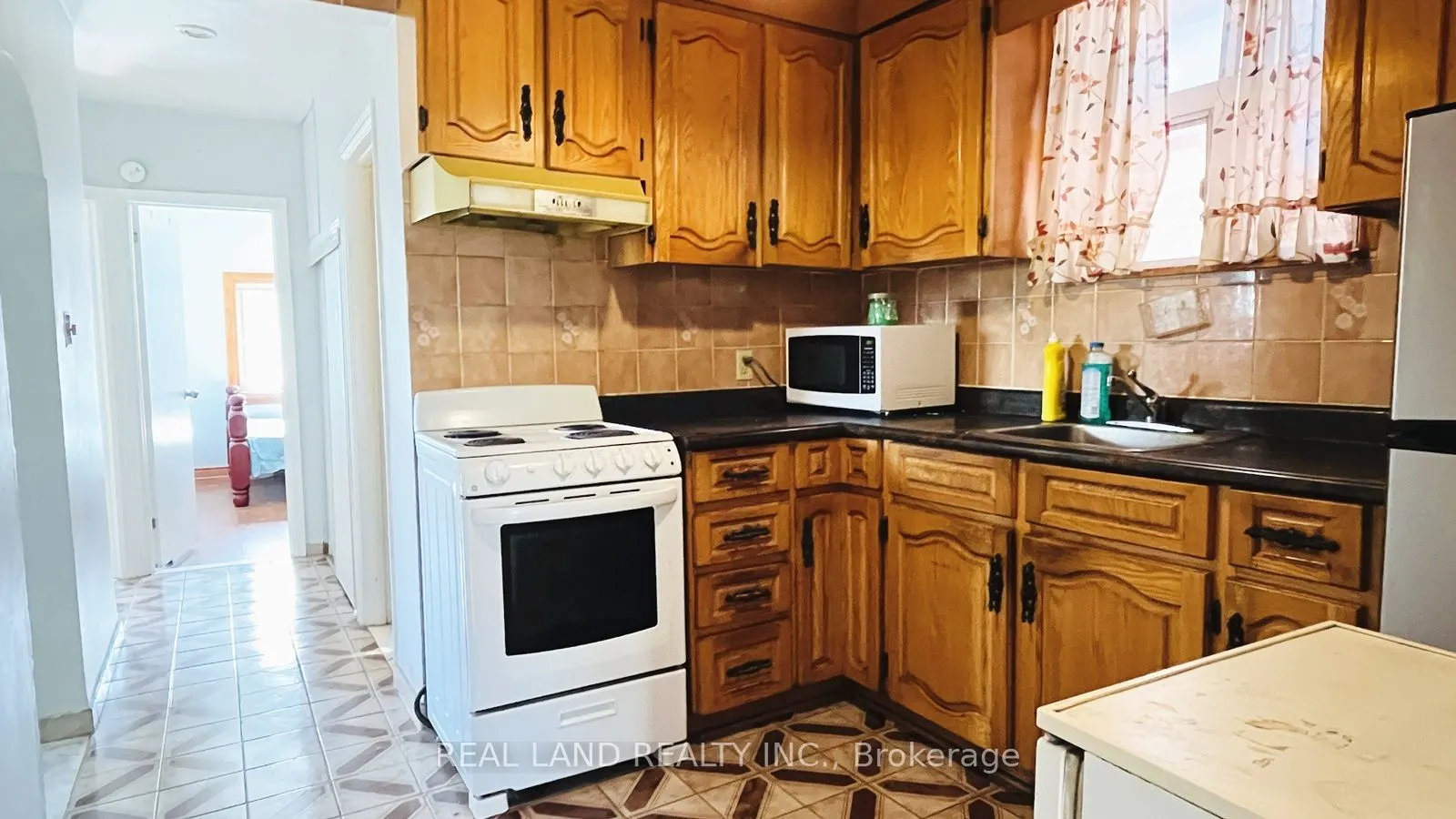 252 Scott Road, #Main