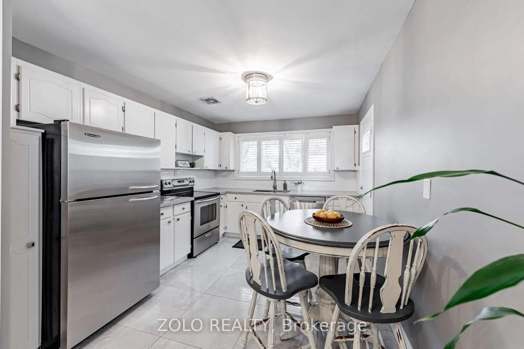 82 Riverhead Drive
