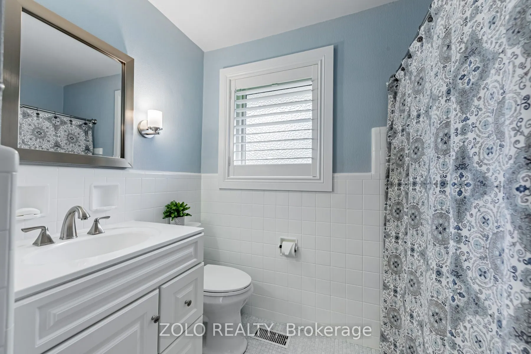 82 Riverhead Drive