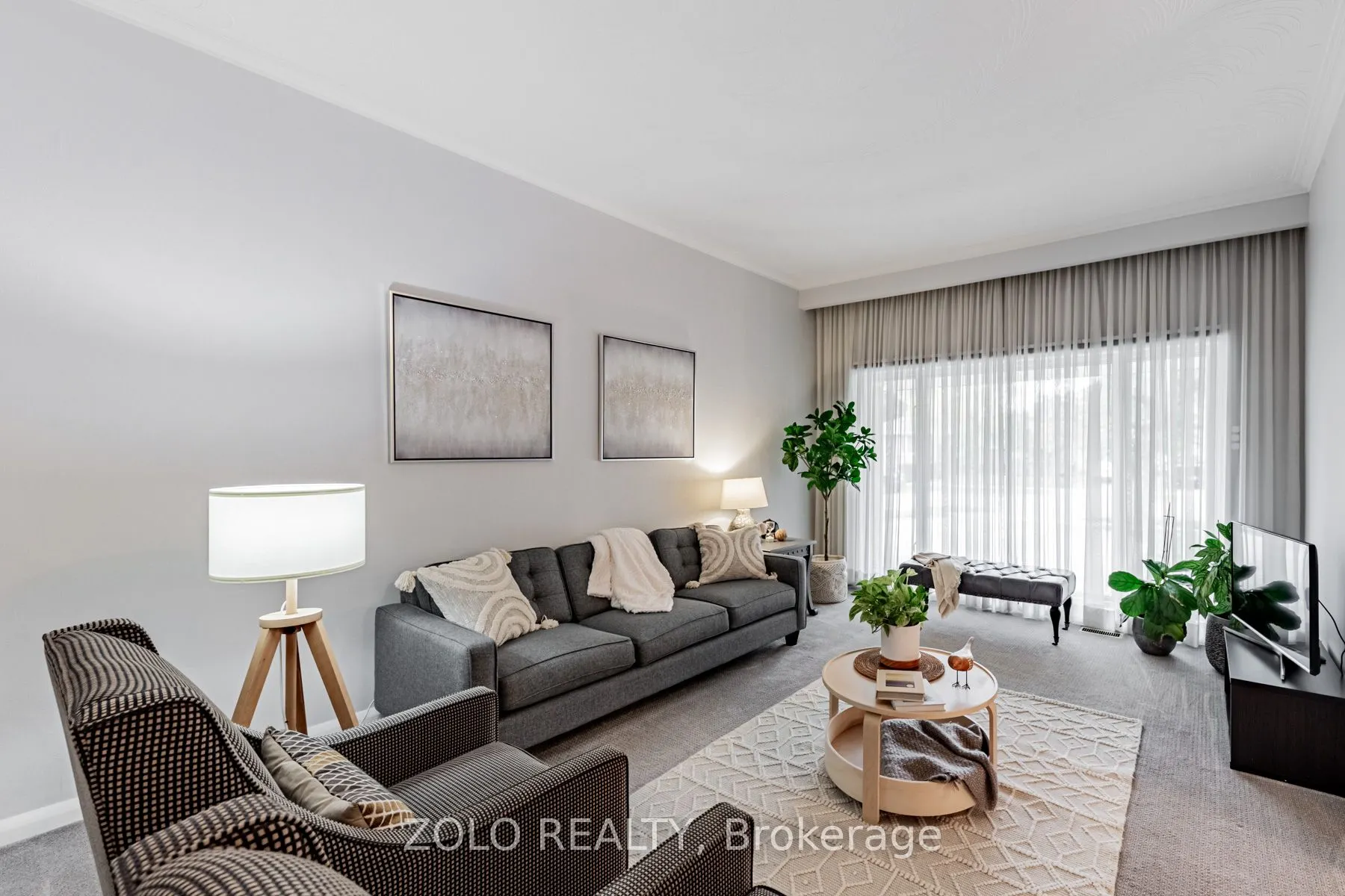 82 Riverhead Drive