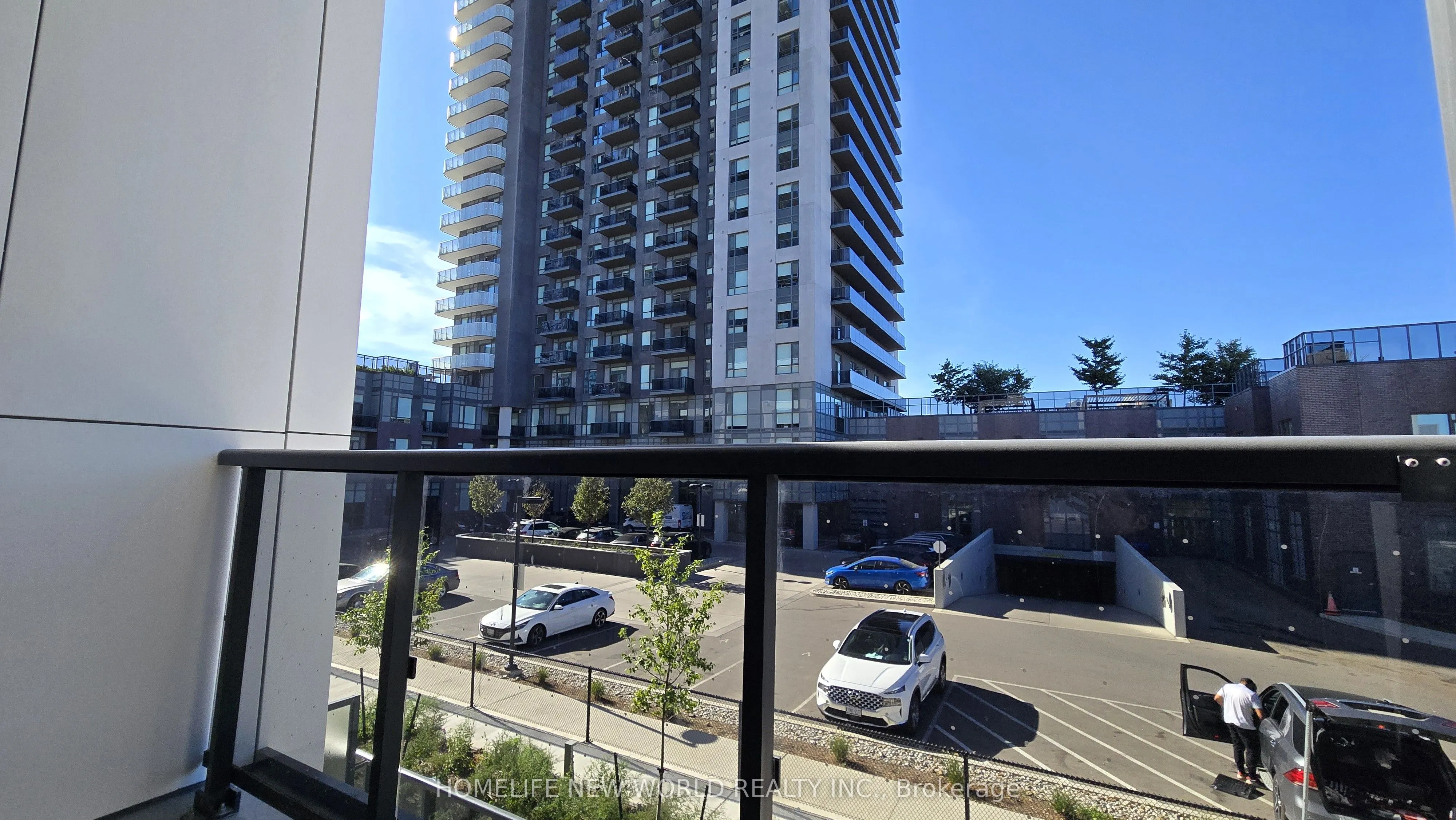 5081 Hurontario Street, #214