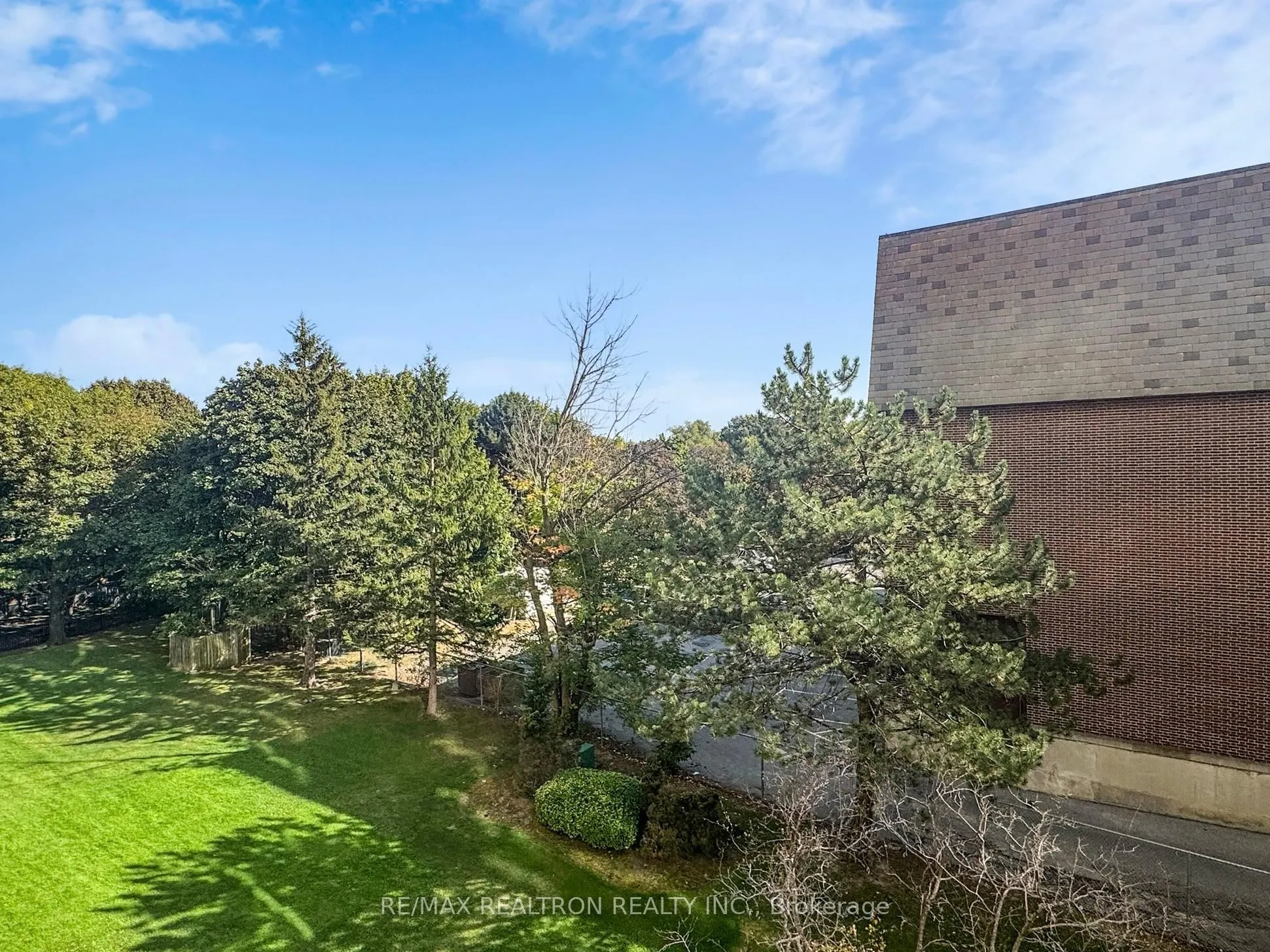 360 Ridelle Avenue, #410