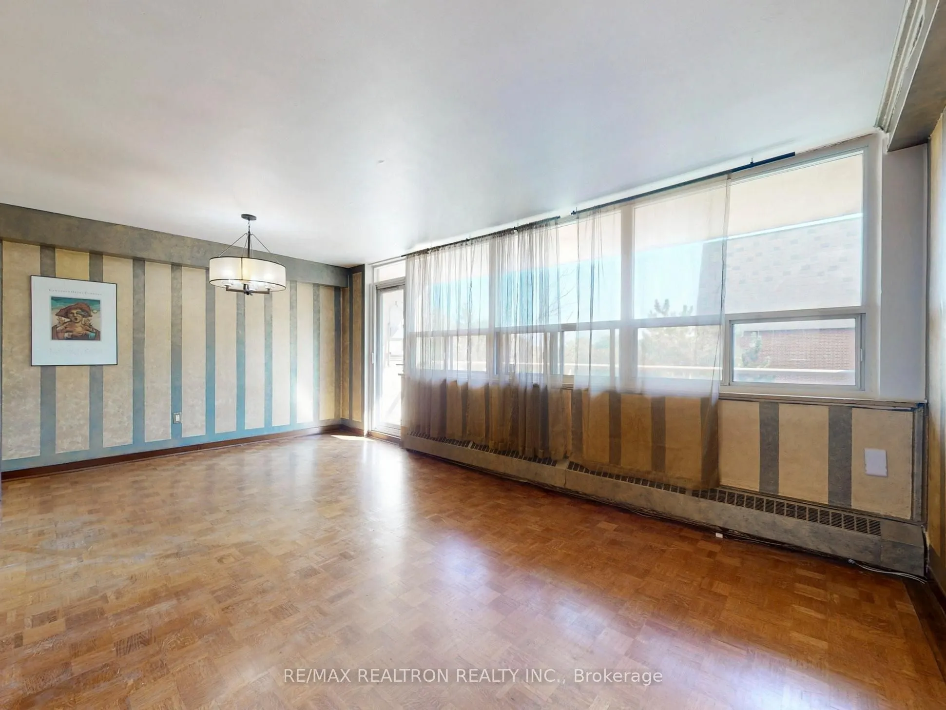 360 Ridelle Avenue, #410