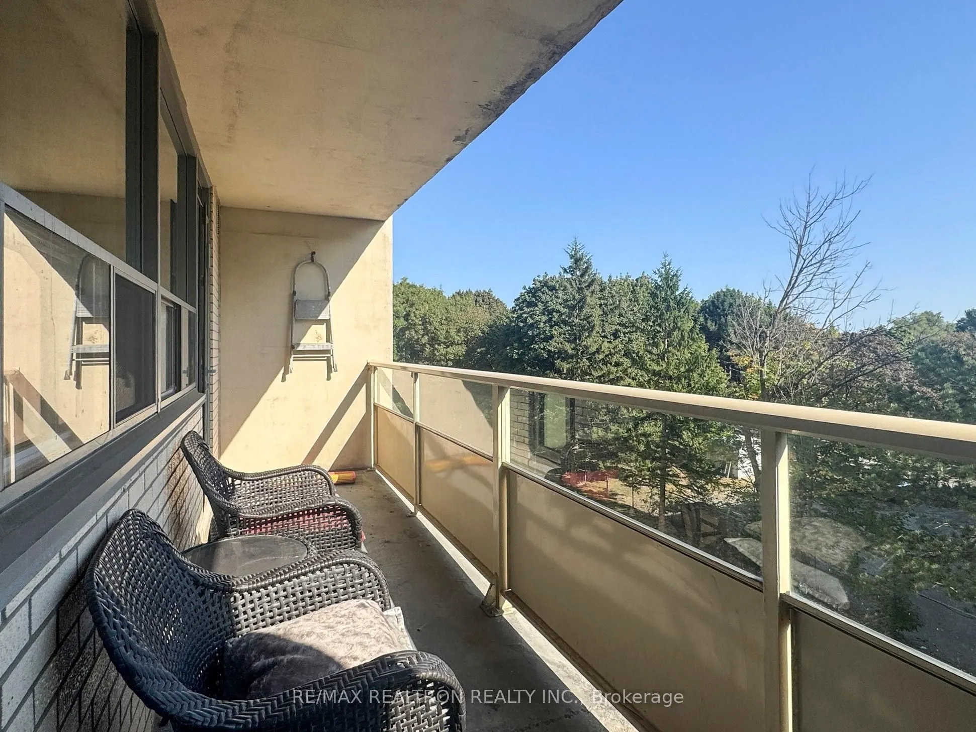 360 Ridelle Avenue, #410