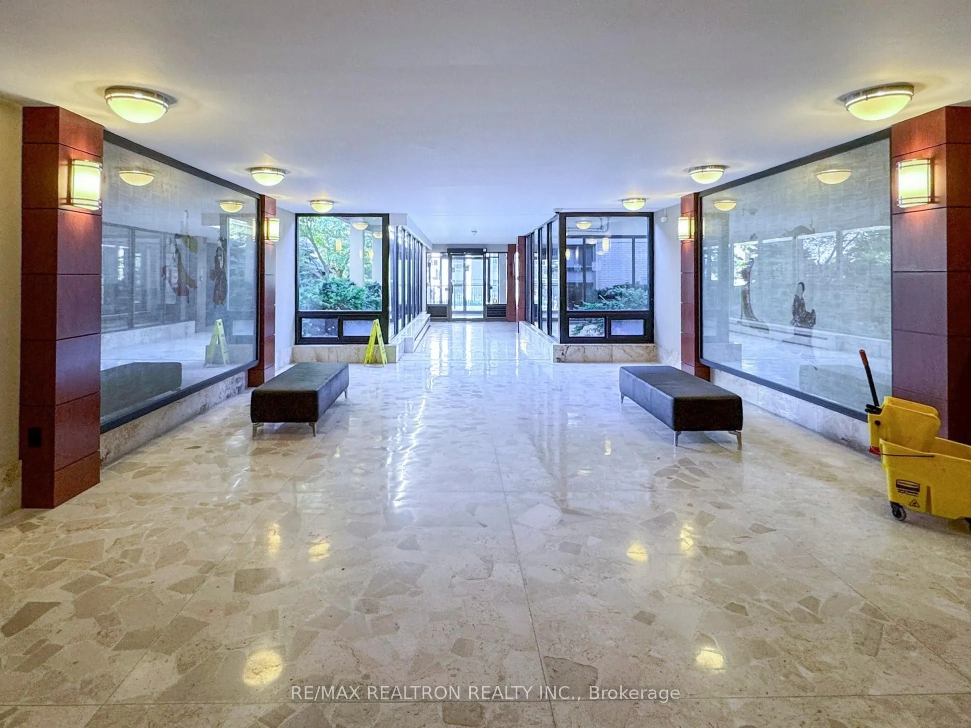360 Ridelle Avenue, #410
