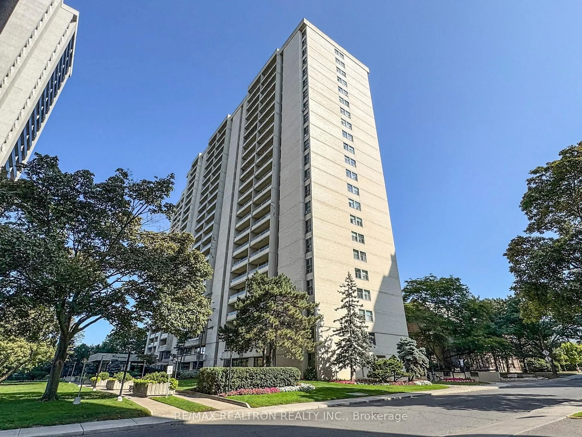 360 Ridelle Avenue, #410