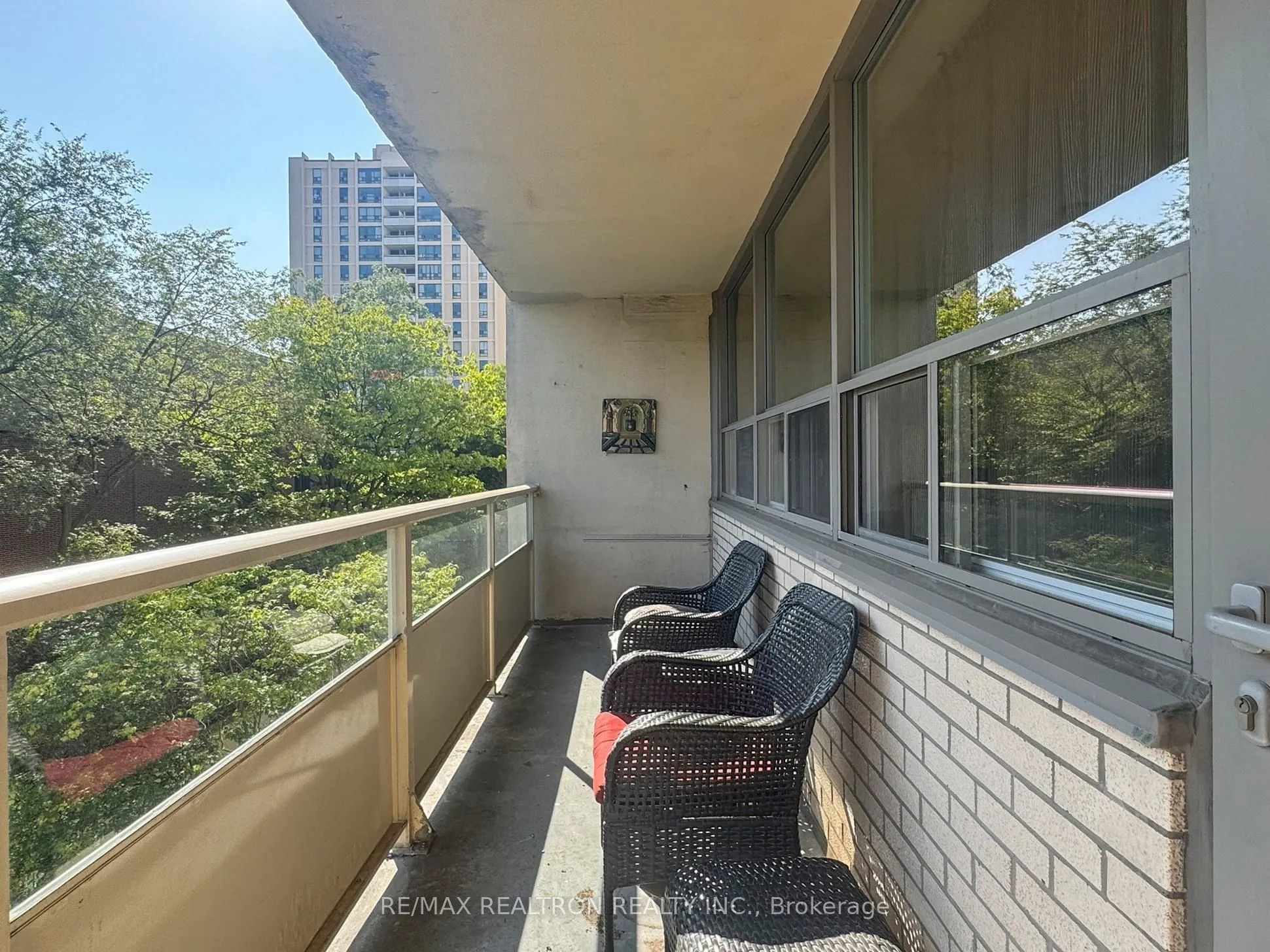 360 Ridelle Avenue, #410