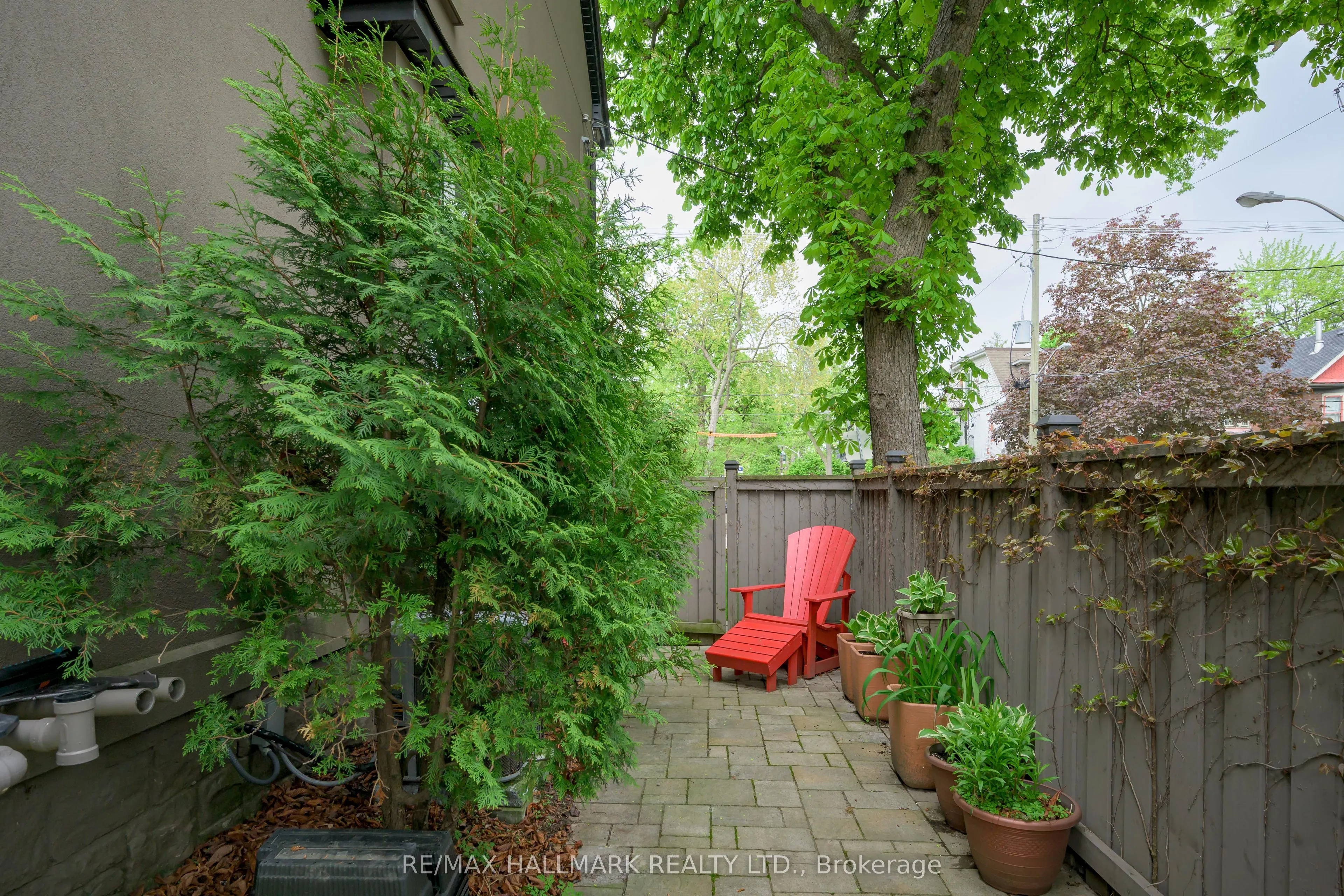 85 Sorauren Avenue