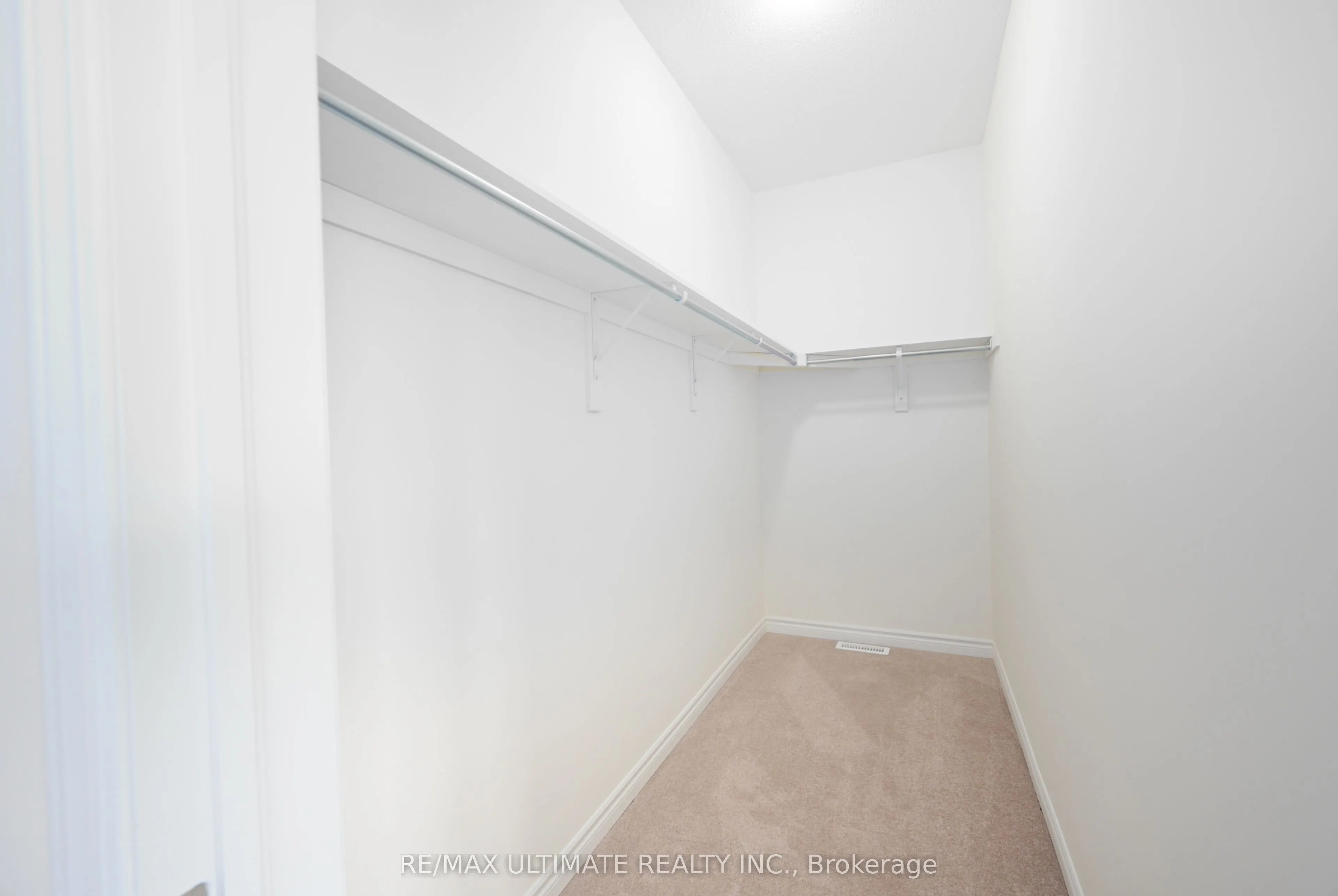 18 Thresher Street